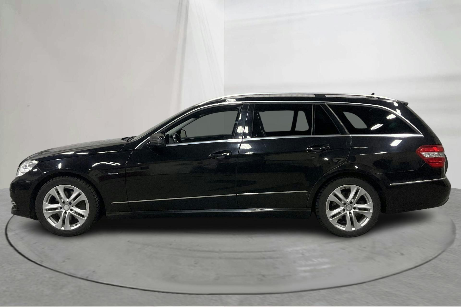 Esittelykuva 2 osoitteesta 16: Mercedes E 350 CDI Kombi 4Matic S212 (265hk) - 221 400 km - Automaattinen - musta - 2012