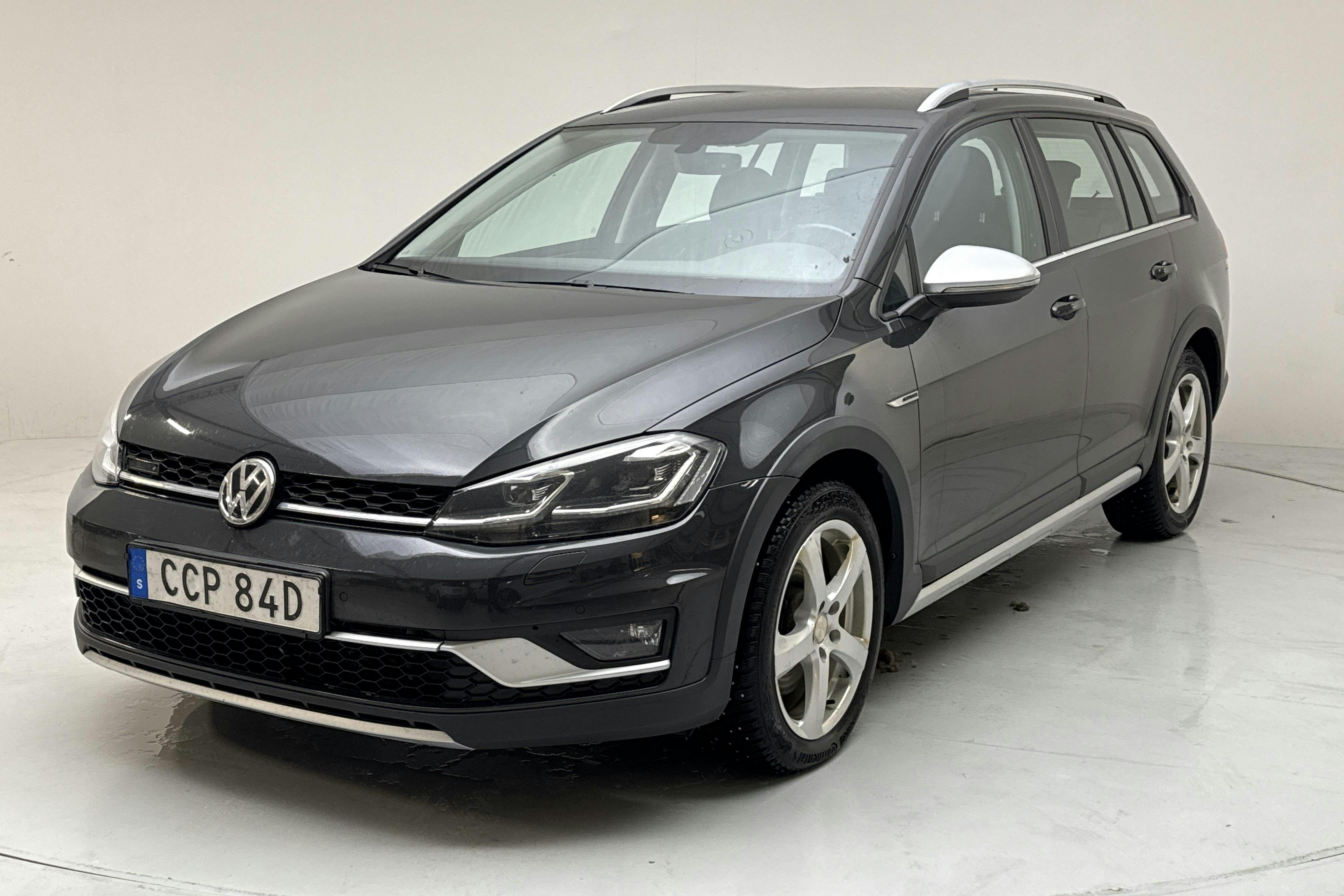 Presentationsfoto 1 av 14: VW Golf Alltrack 2.0 TDI 4MOTION (184hk) - 9 441 mil - Automat - grå - 2020