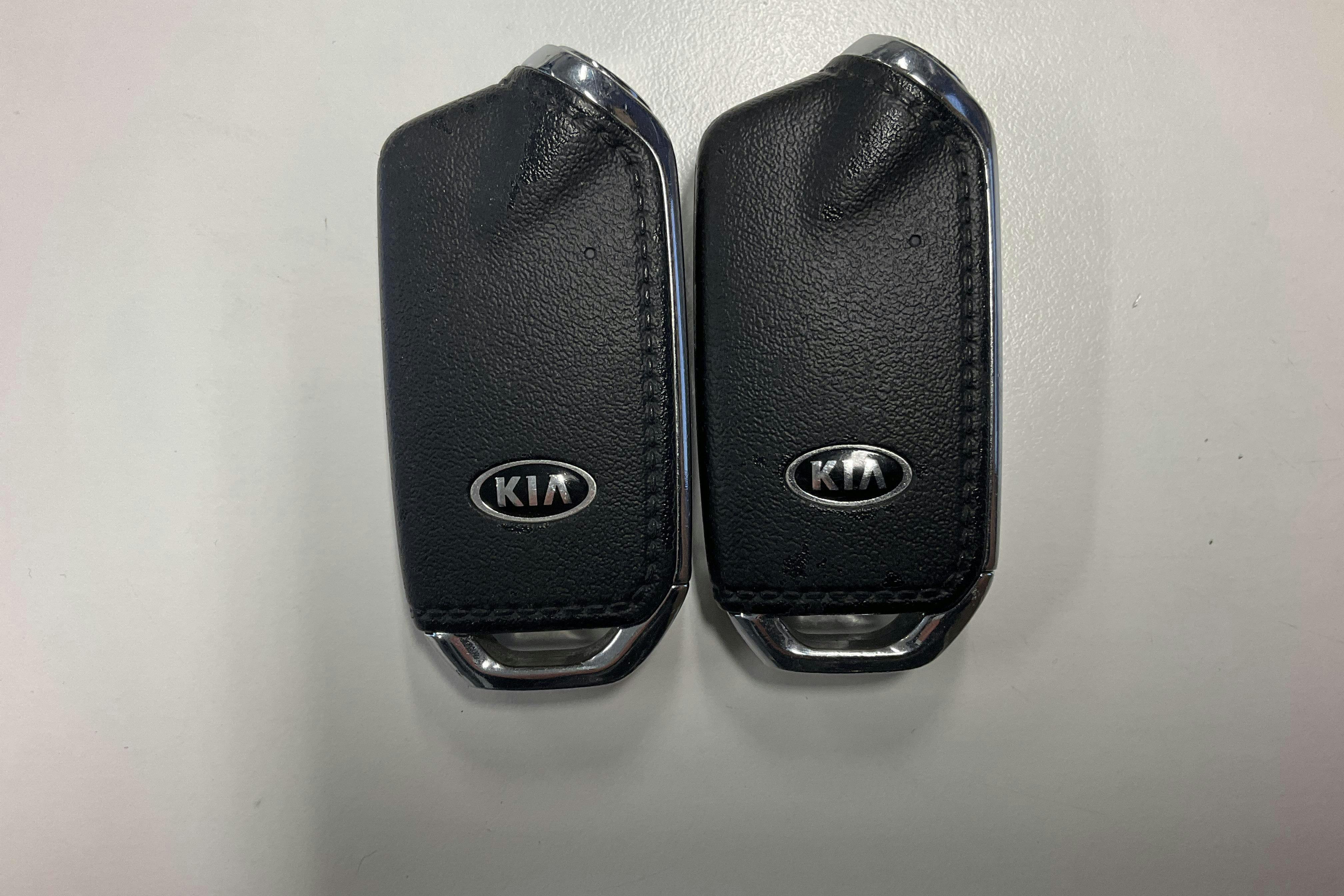 Præsentationsfoto 21 af 21: KIA Stinger 3.3 T-GDi AWD (370hk) - 127 030 kilometer - Salgsautomat - grå - 2018