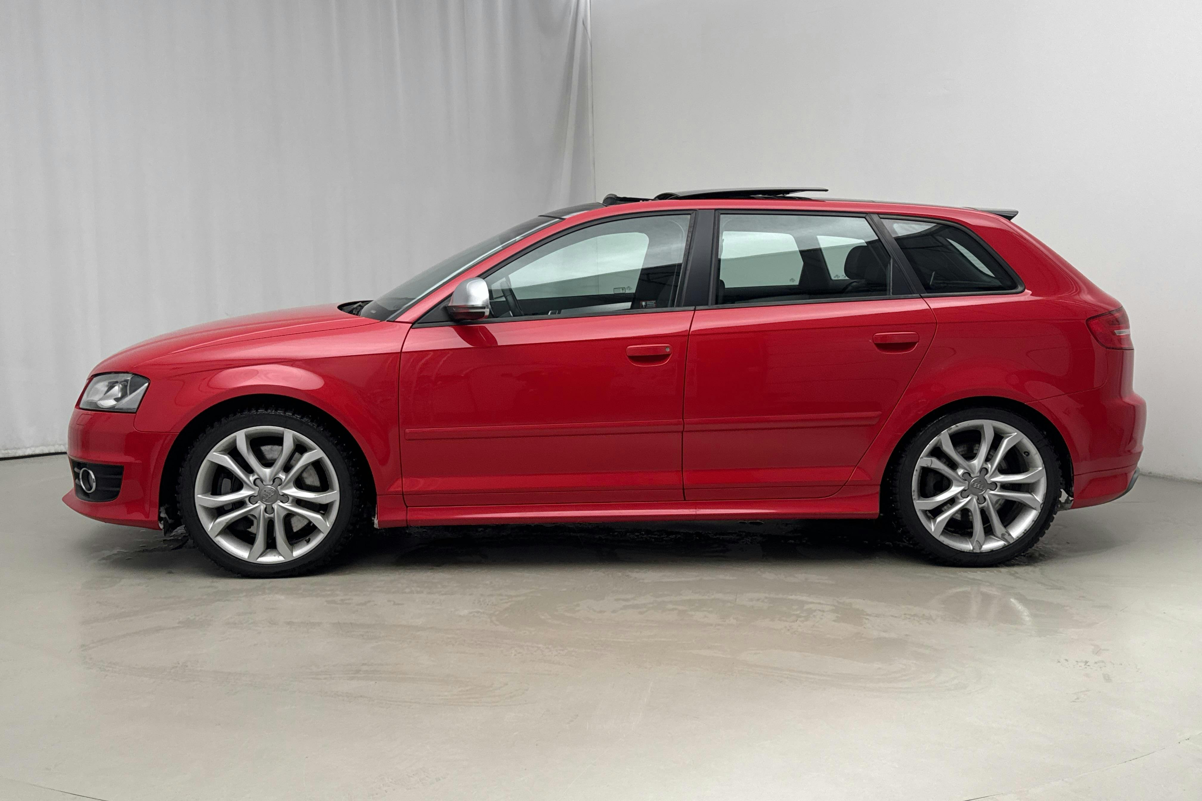 Presentation photo 2 of 14: Audi S3 2.0 TFSI (265hk) - 132 520 km - Manual - red - 2009