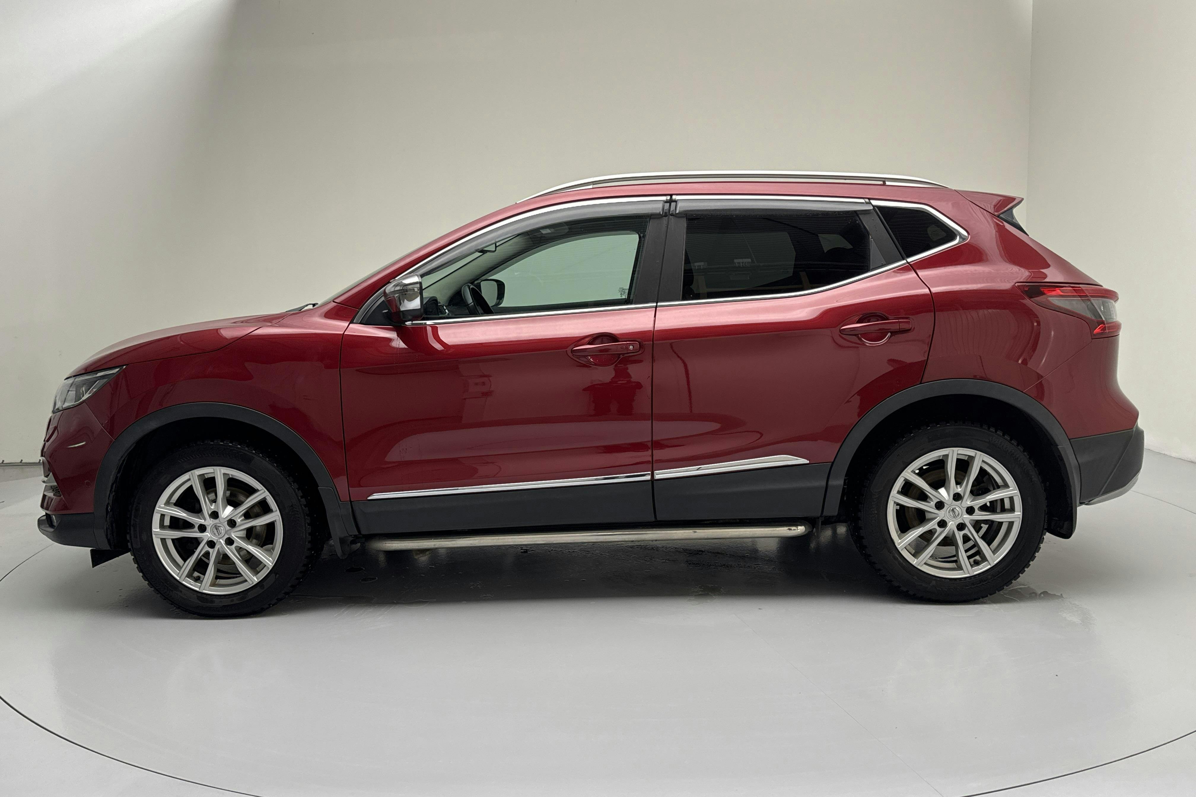 Presentation photo 2 of 15: Nissan Qashqai 1.2 DIG-T (115hk) - 150 110 km - Automatic - red - 2018