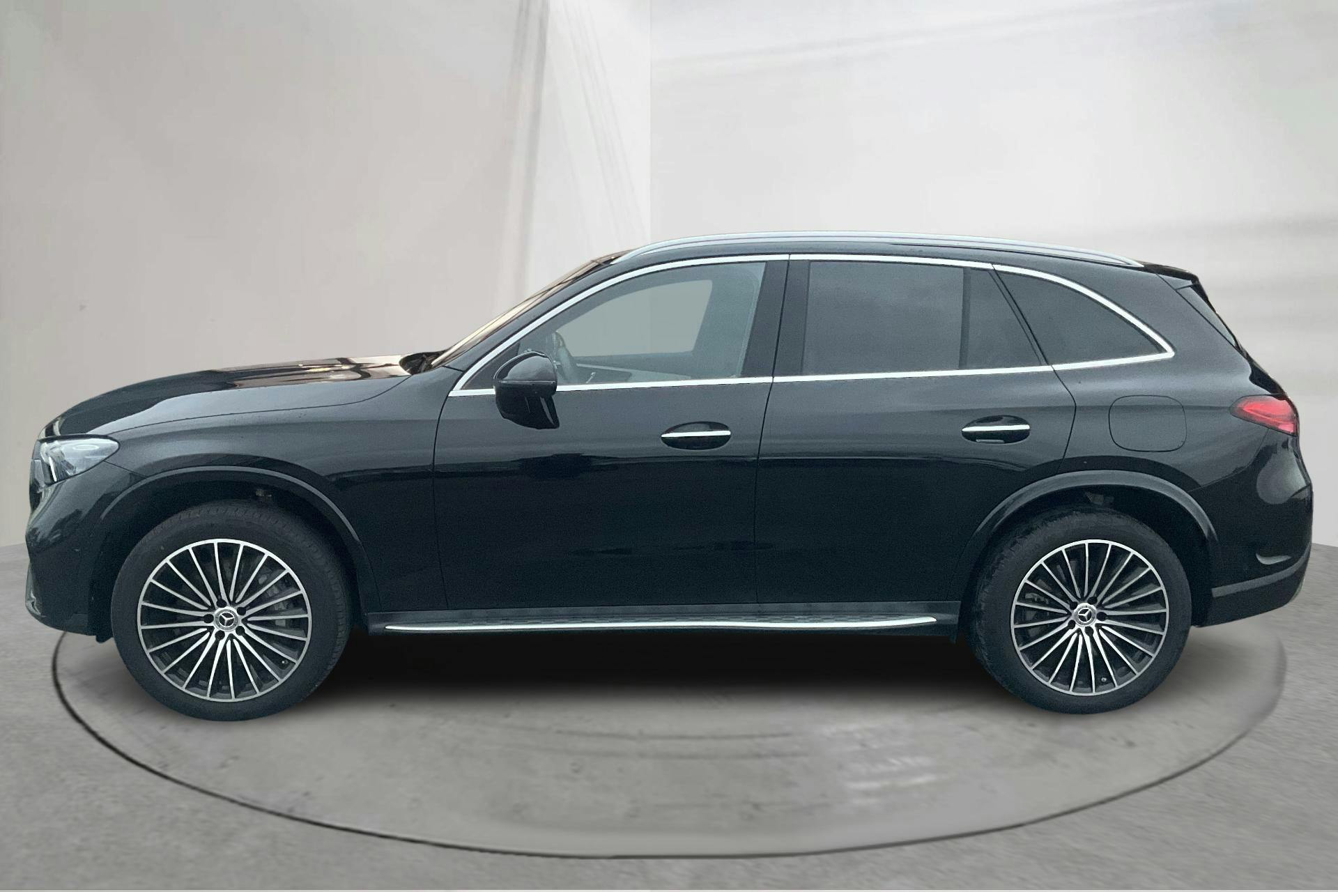 Presentation photo 2 of 23: Mercedes GLC 300 de 4MATIC X254 (333hk) - 13 410 km - Automatic - black - 2025