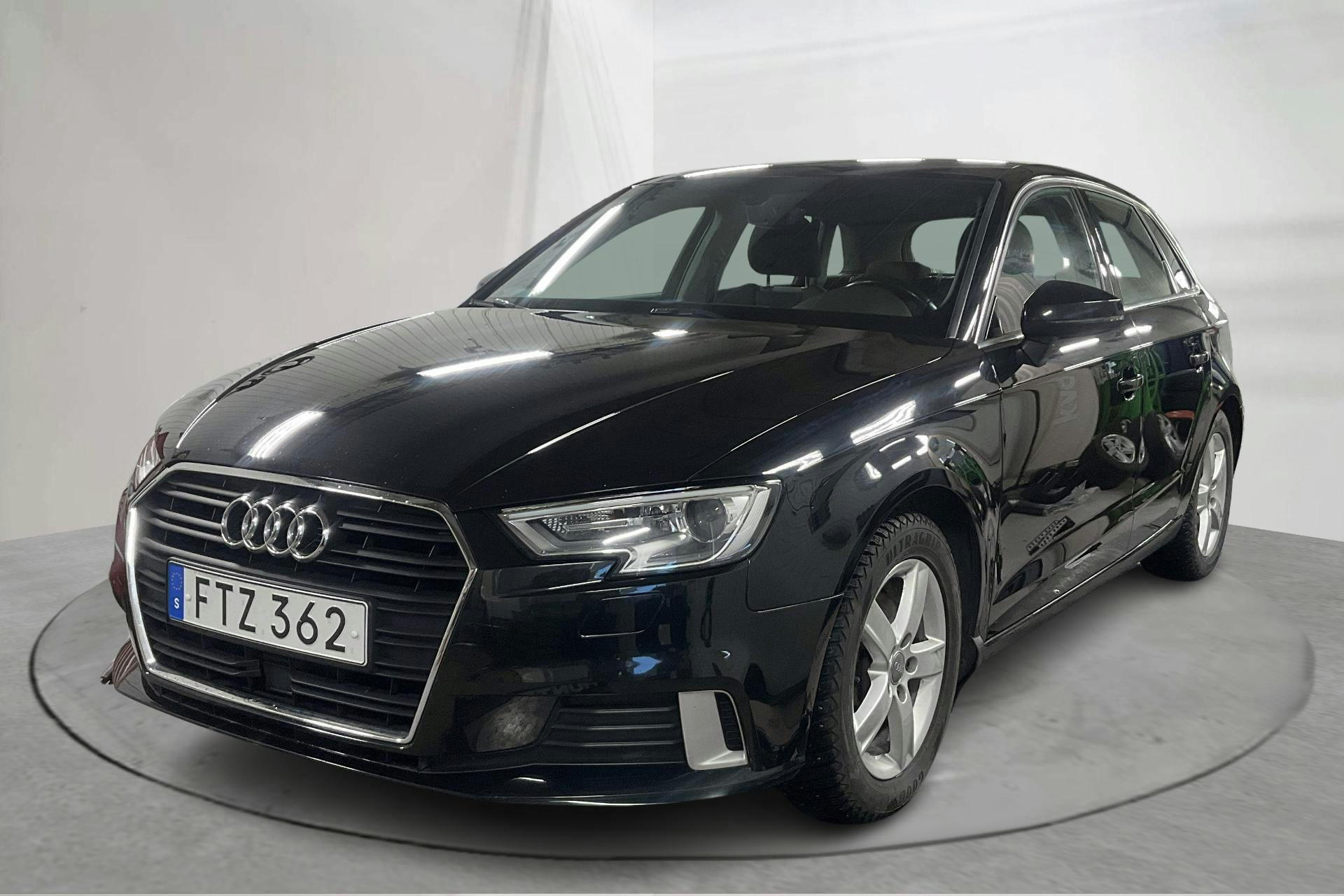 Presentation photo 1 of 14: Audi A3 1.4 TFSI Sportback (150hk) - 118 310 km - Manual - black - 2017