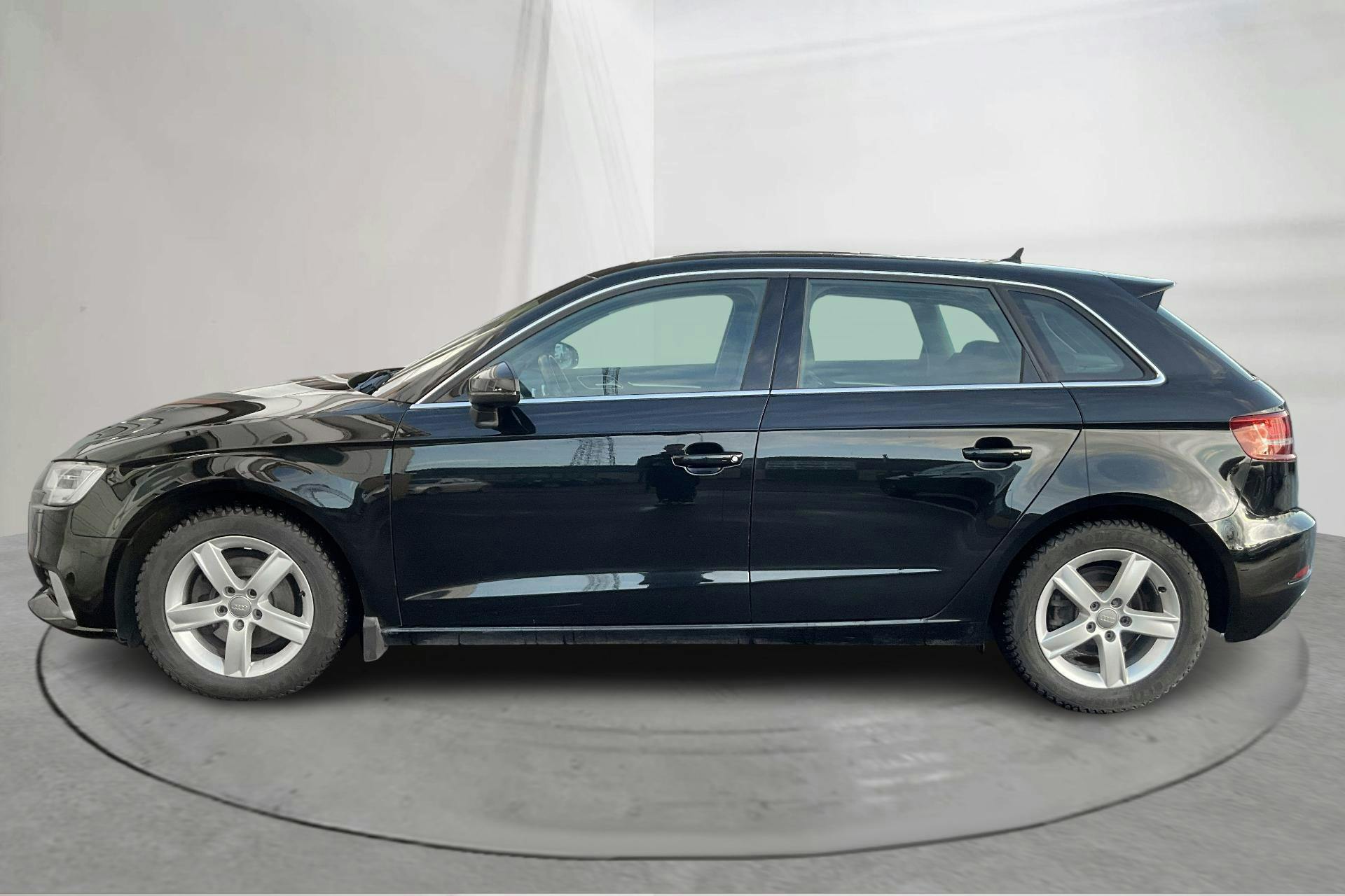 Presentation photo 2 of 14: Audi A3 1.4 TFSI Sportback (150hk) - 118 310 km - Manual - black - 2017