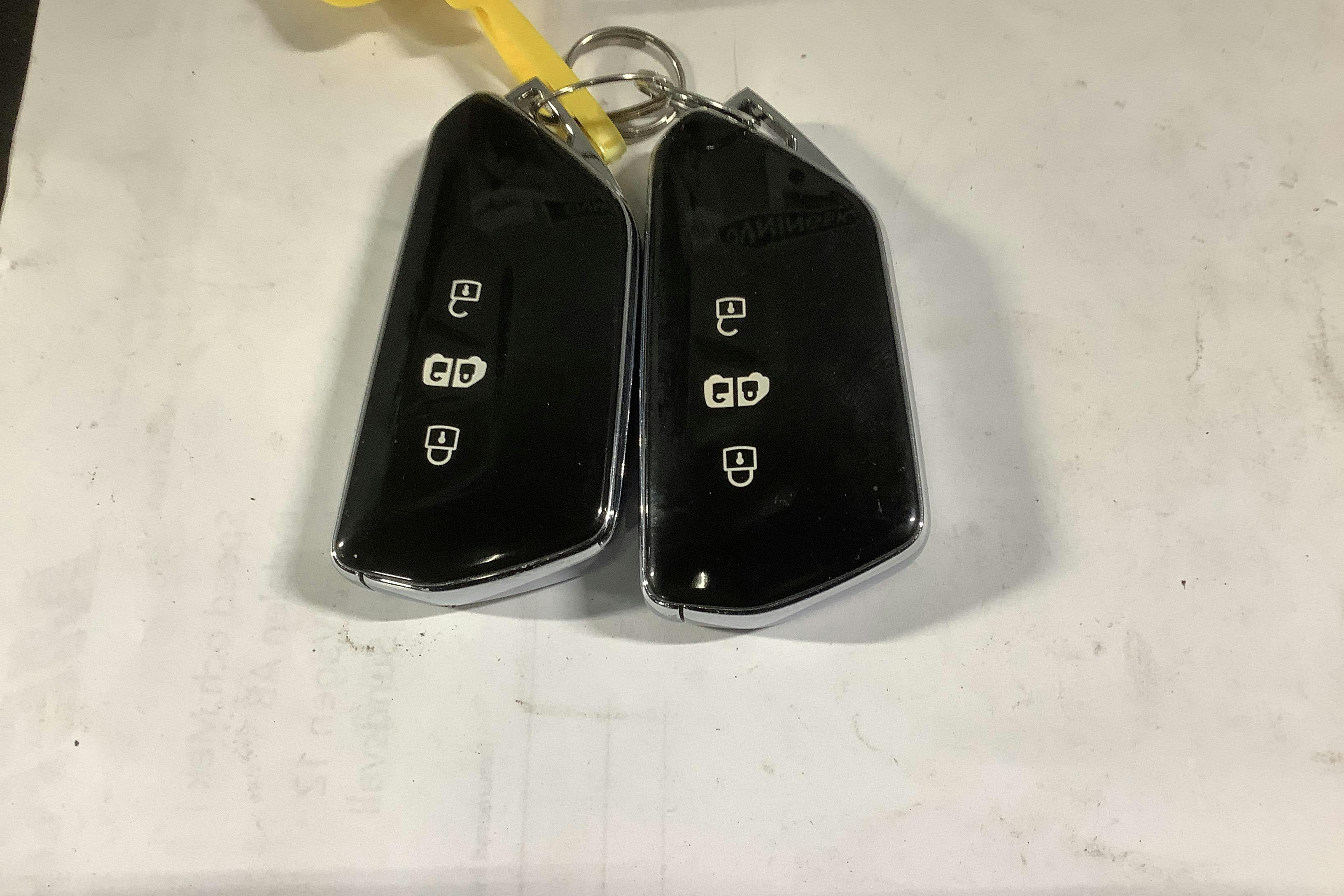 Presentation photo 19 of 19: VW ID. Buzz Cargo (204hk) - 6 610 km - Automatic - silver - 2023