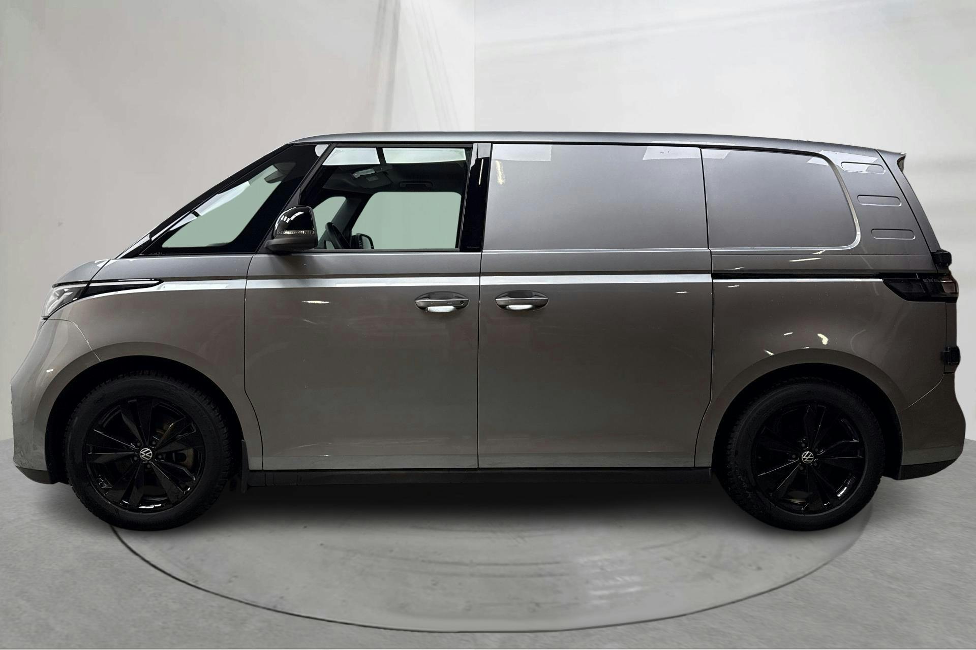 Presentation photo 2 of 19: VW ID. Buzz Cargo (204hk) - 6 610 km - Automatic - silver - 2023