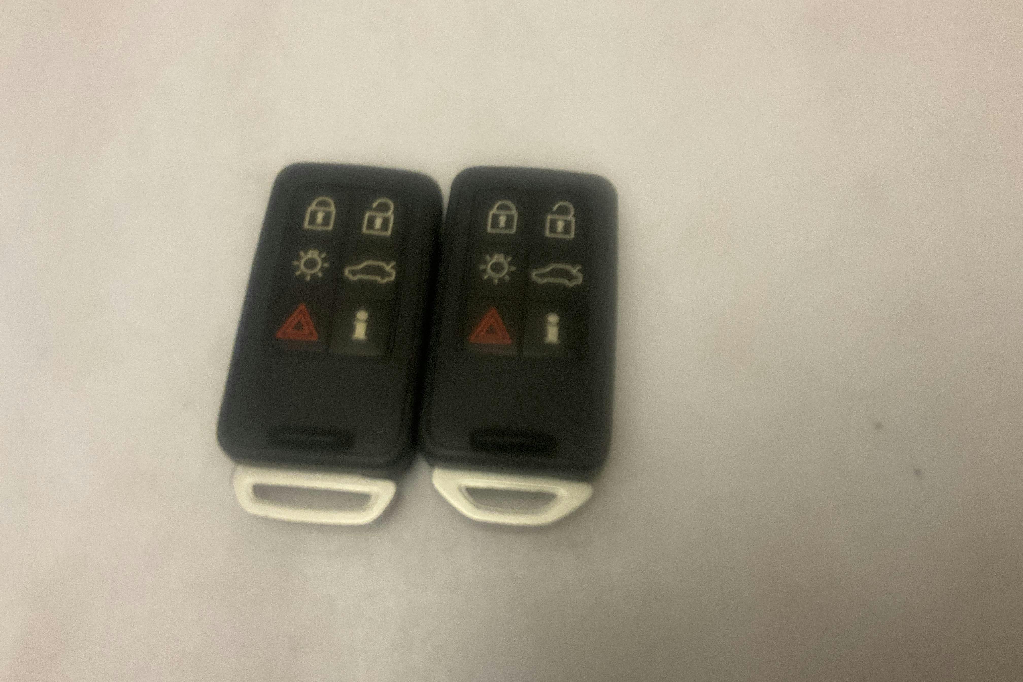 Presentationsfoto 14 av 14: Volvo XC60 D4 AWD (190hk) - 14 824 mil - Automat - vit - 2017