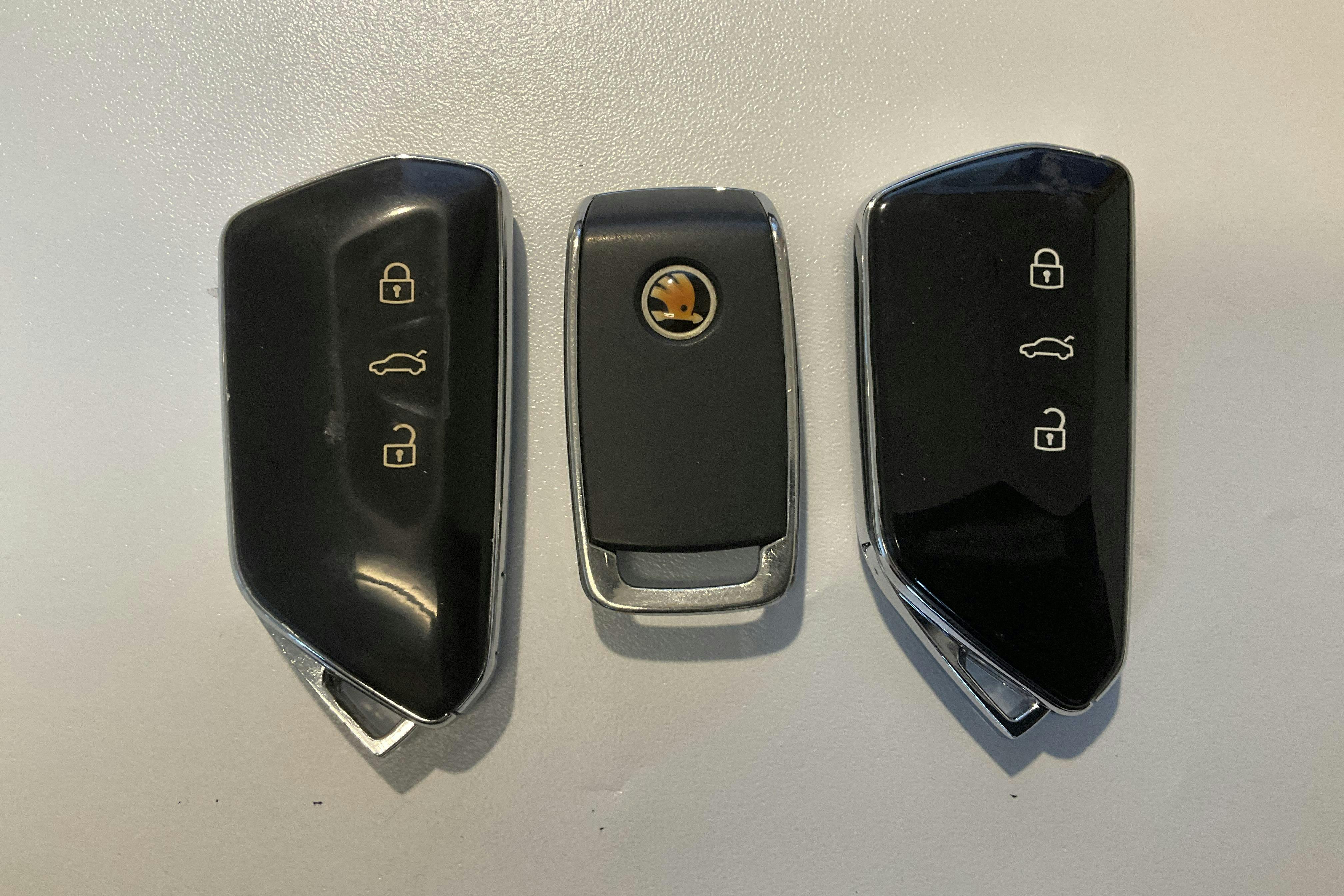 Presentationsfoto 16 av 16: Skoda Octavia 1.4 iV PHEV Combi (204hk) - 12 117 mil - Automat - vit - 2023