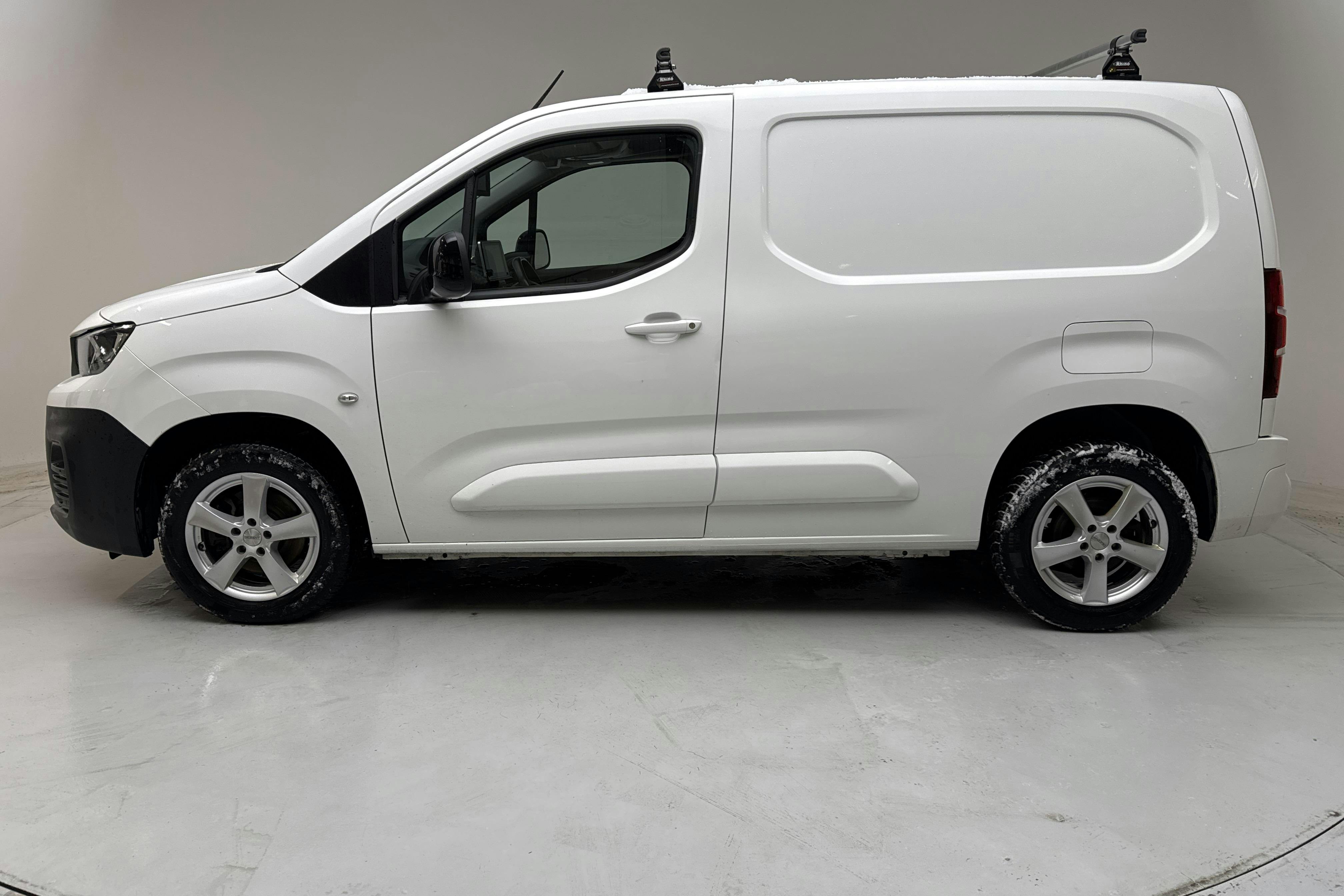 Presentationsfoto 2 av 11: Peugeot Partner 1.5 HDI Skåp (130hk) - 7 987 mil - Automat - vit - 2022