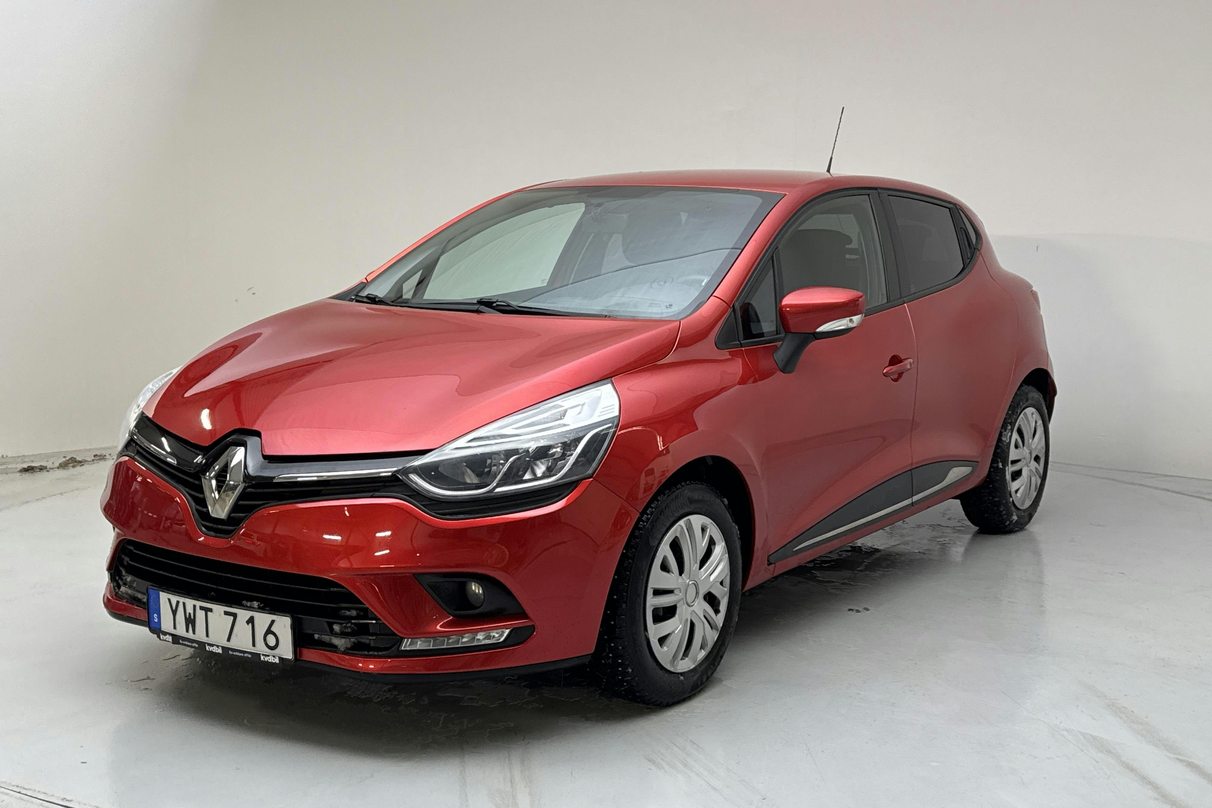 Presentation photo 1 of 14: Renault Clio IV 0.9 TCe 90 5dr (90hk) - 88 490 km - Manual - red - 2019
