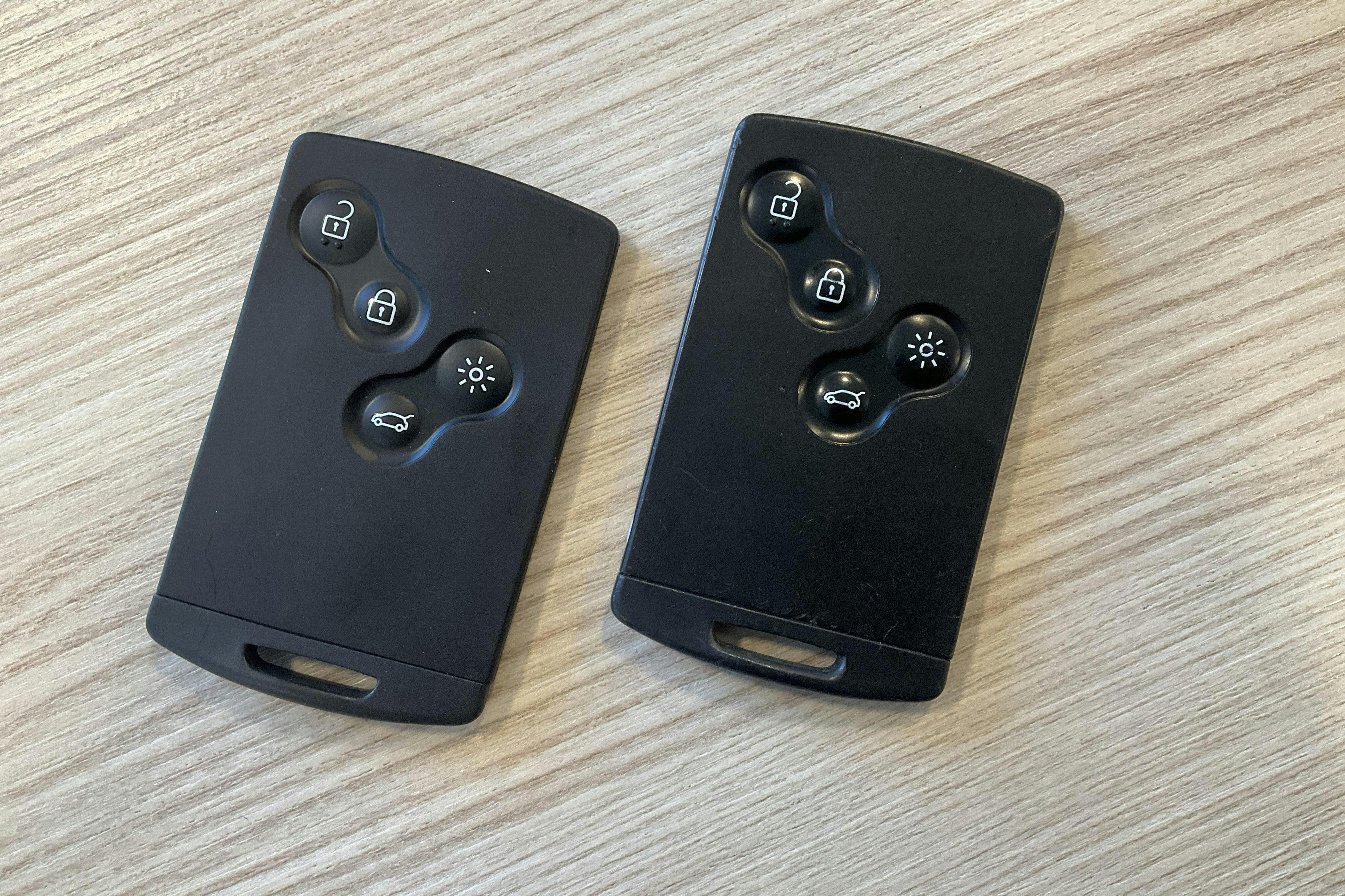 Presentation photo 14 of 14: Renault Clio IV 0.9 TCe 90 5dr (90hk) - 88 490 km - Manual - red - 2019