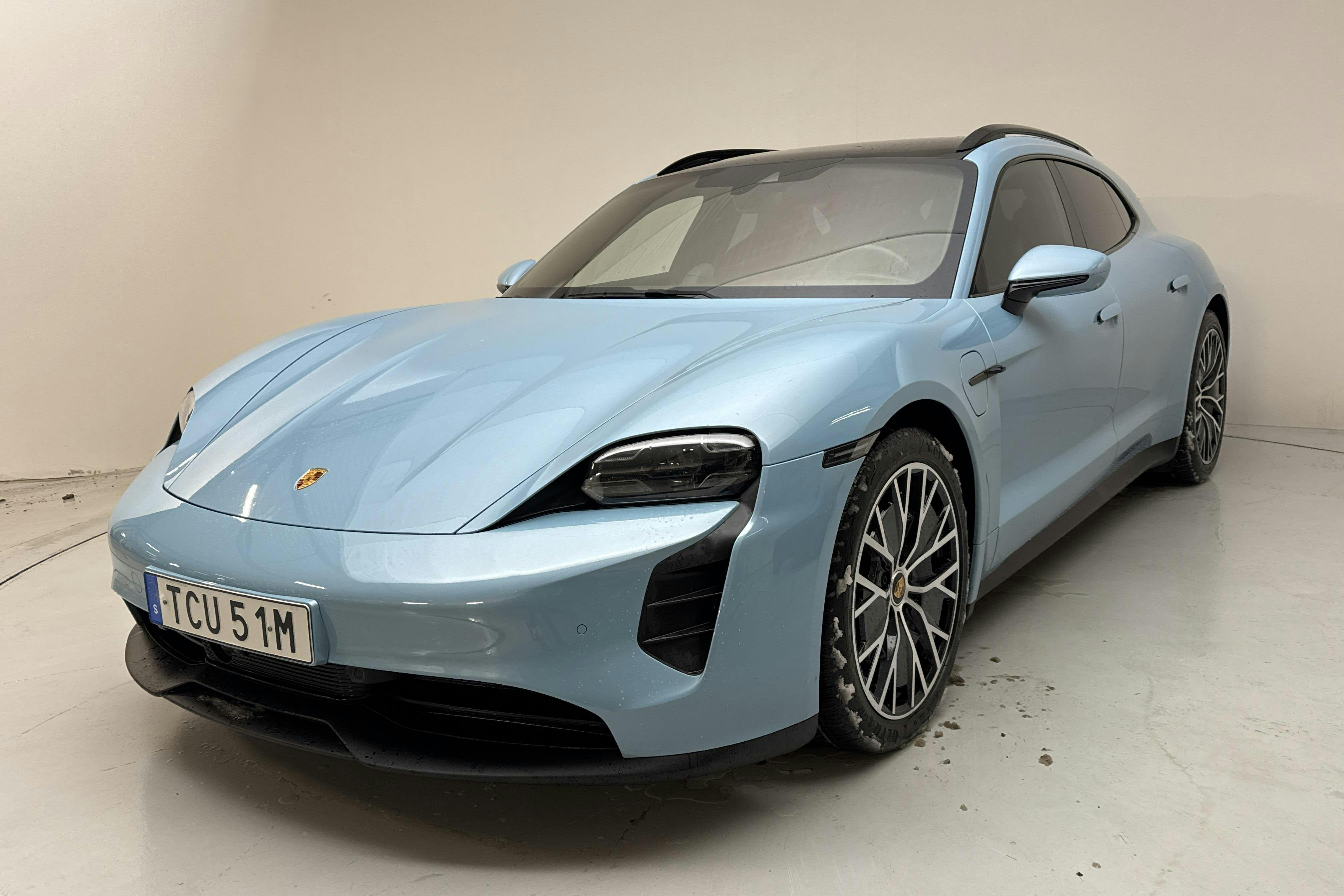 Presentationsfoto 1 av 23: Porsche Taycan 4S Sport Turismo - 5 615 mil - Automat - Light Blue - 2023