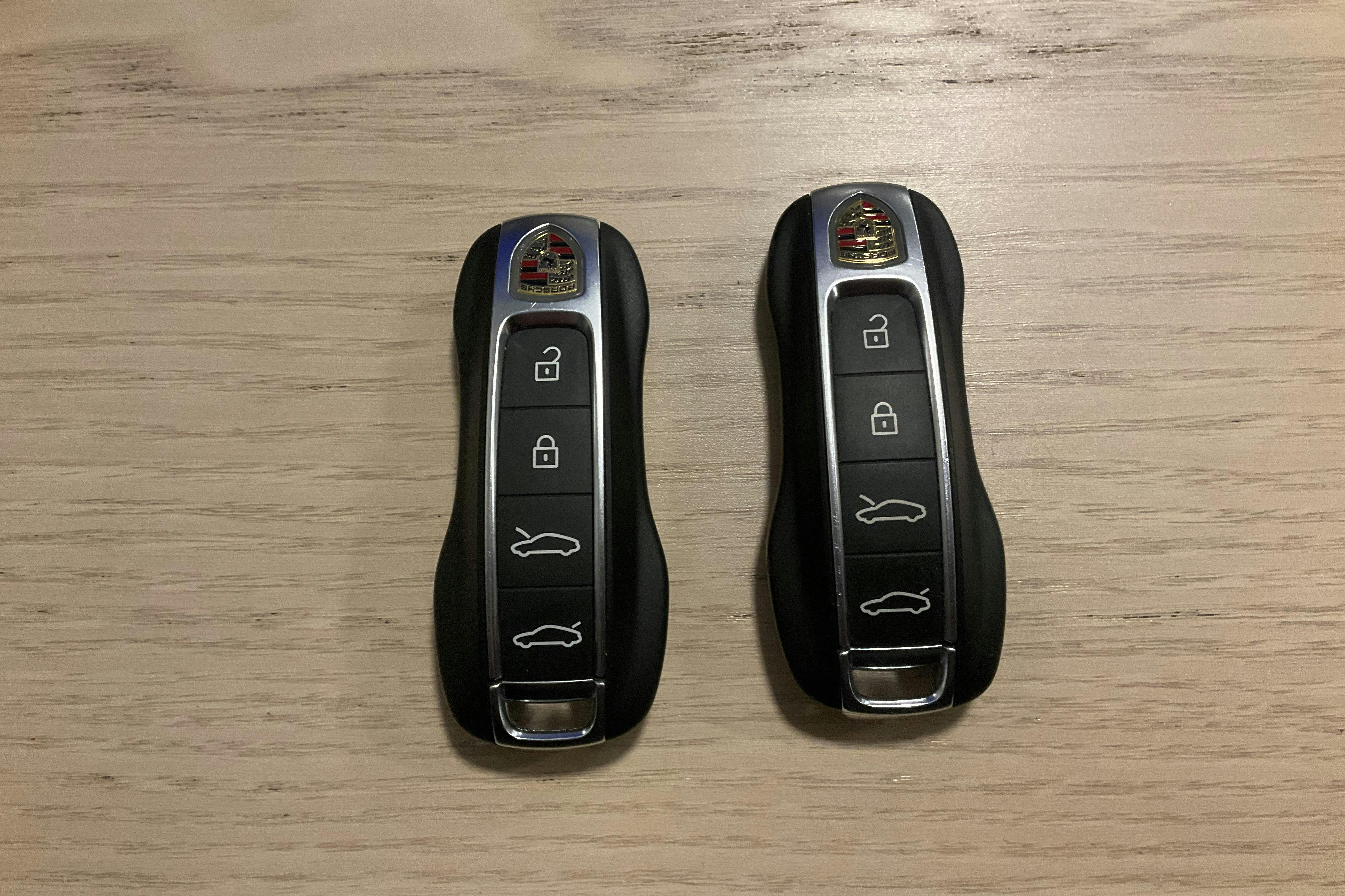 Presentationsfoto 23 av 23: Porsche Taycan 4S Sport Turismo - 5 615 mil - Automat - Light Blue - 2023