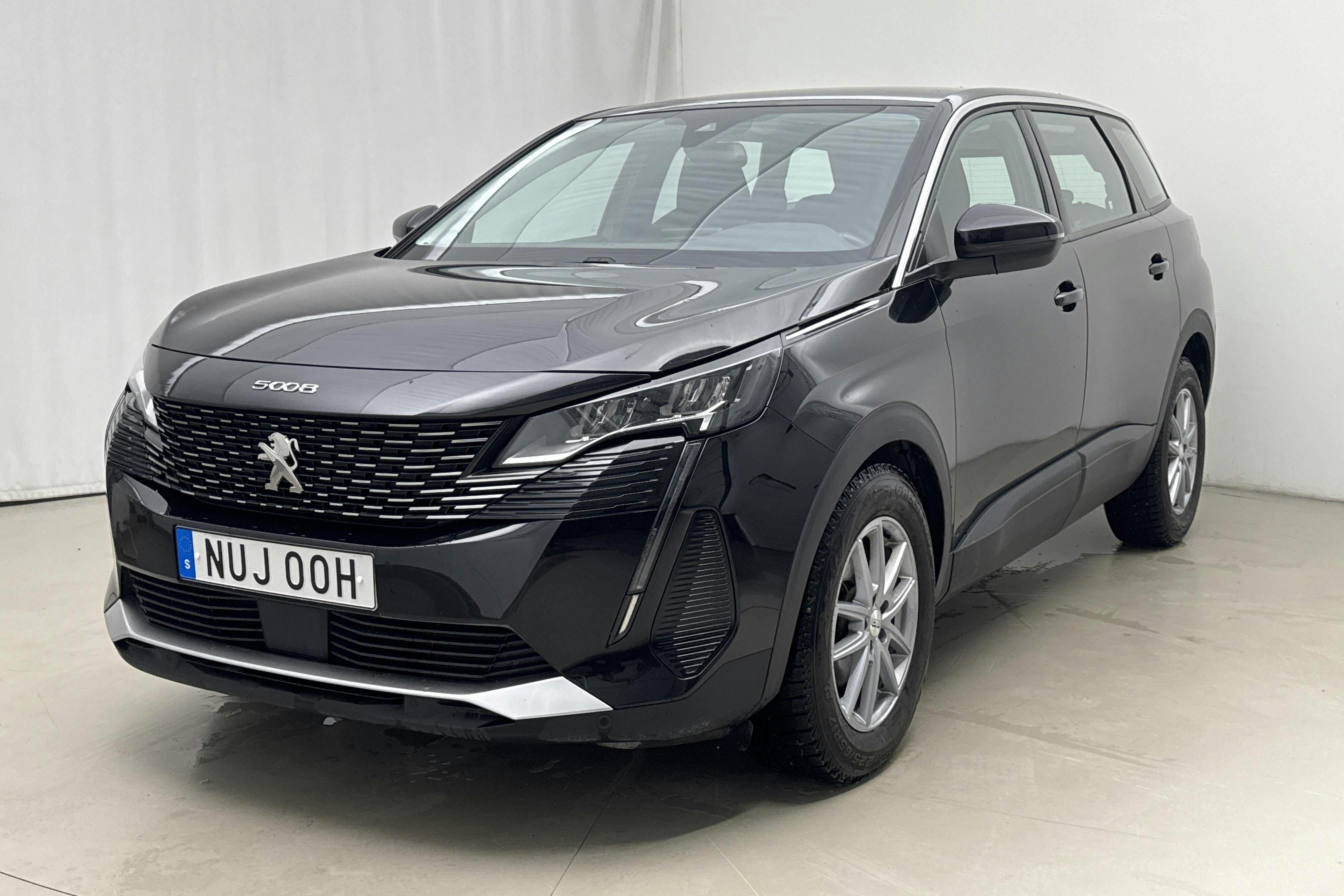 Presentation photo 1 of 13: Peugeot 5008 1.2 PureTech (130hk) - 55 270 km - Automatic - black - 2022