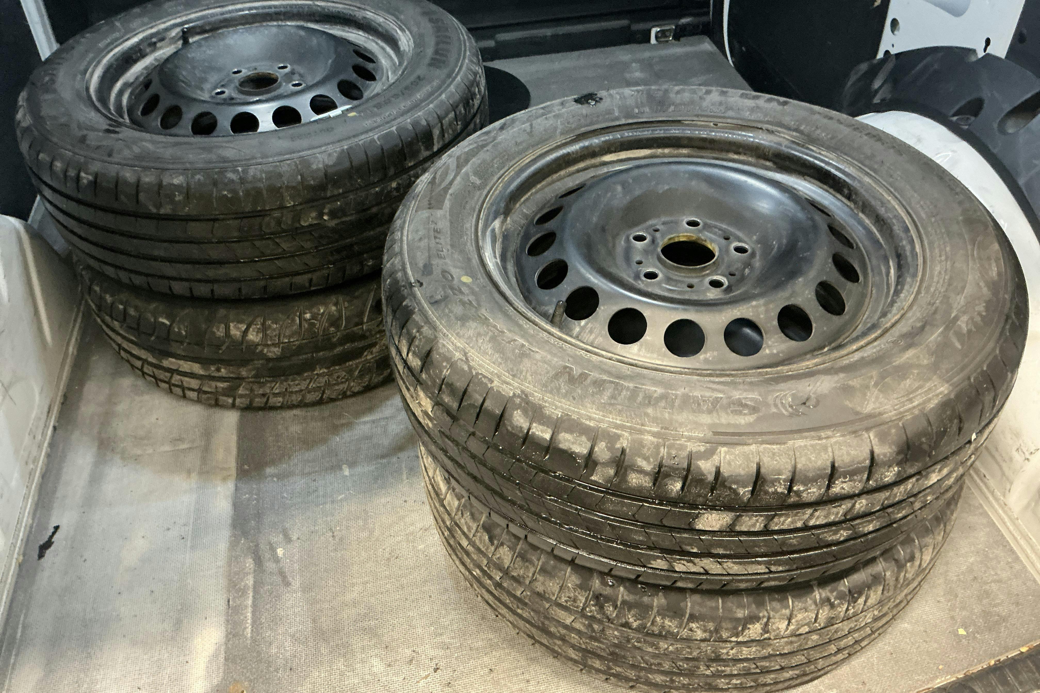 Presentationsfoto 13 av 13: VW Caddy Cargo 2.0 TDI Skåp (122hk) - 22 760 mil - Automat - vit - 2023