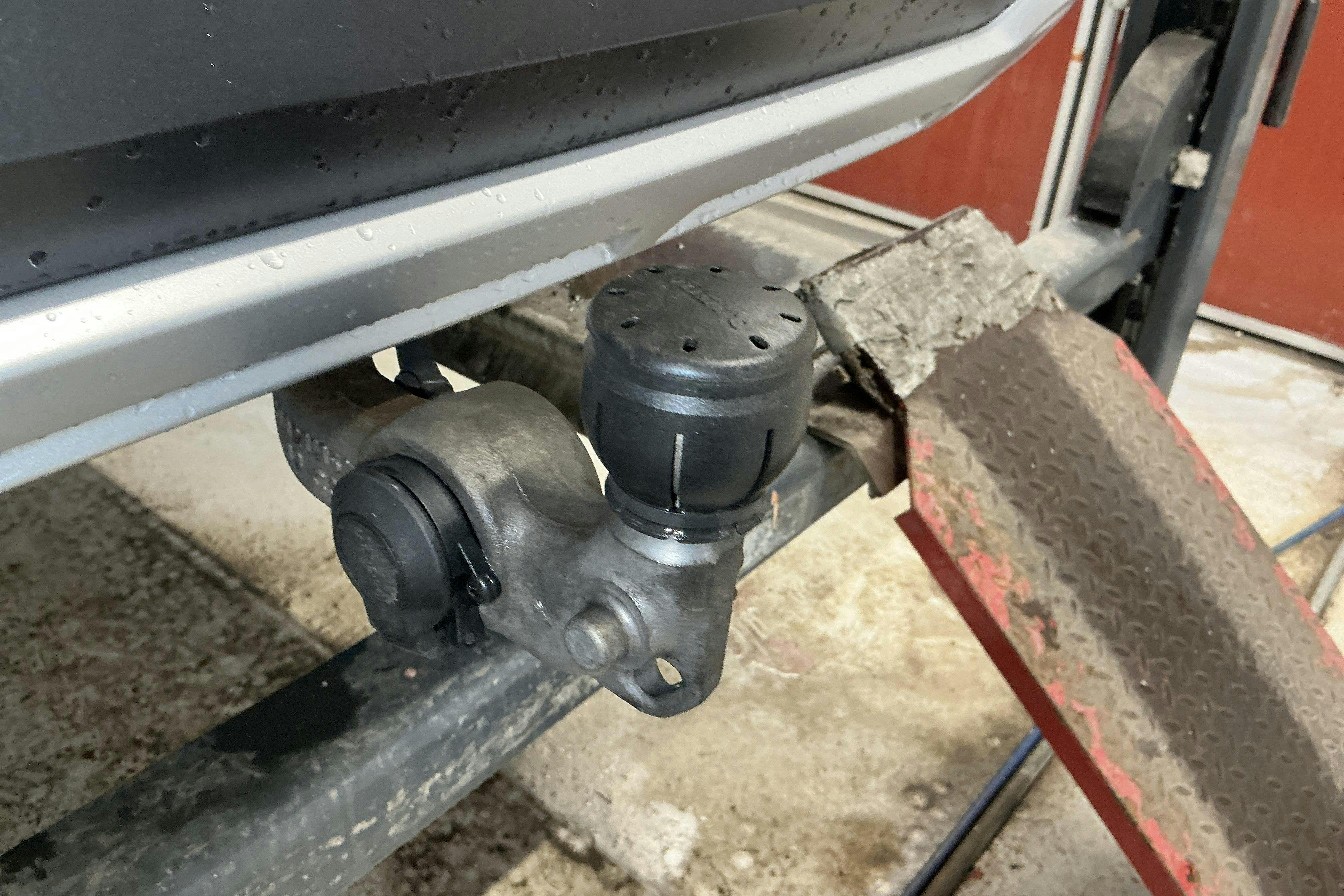 Zdjęcie prezentacyjne 18 z 18: Volvo V90 B4 Cross Country AWD Mildhybrid, Diesel (197hk) - 122 420 km - Automatyczna - szary - 2022