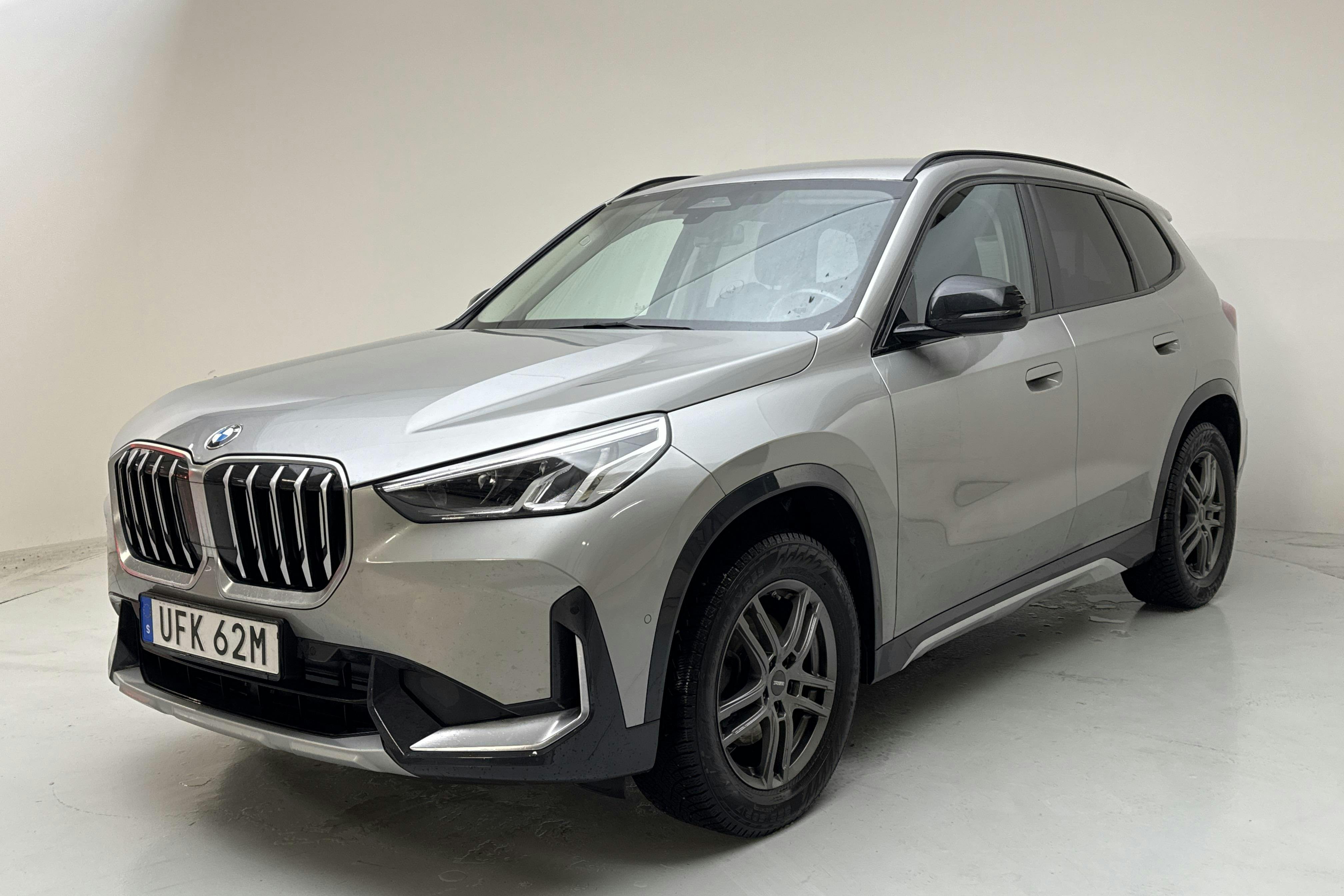 Presentationsfoto 1 av 14: BMW X1 sDrive18i, U11 (140hk) - 7 054 mil - Automat - grå - 2024