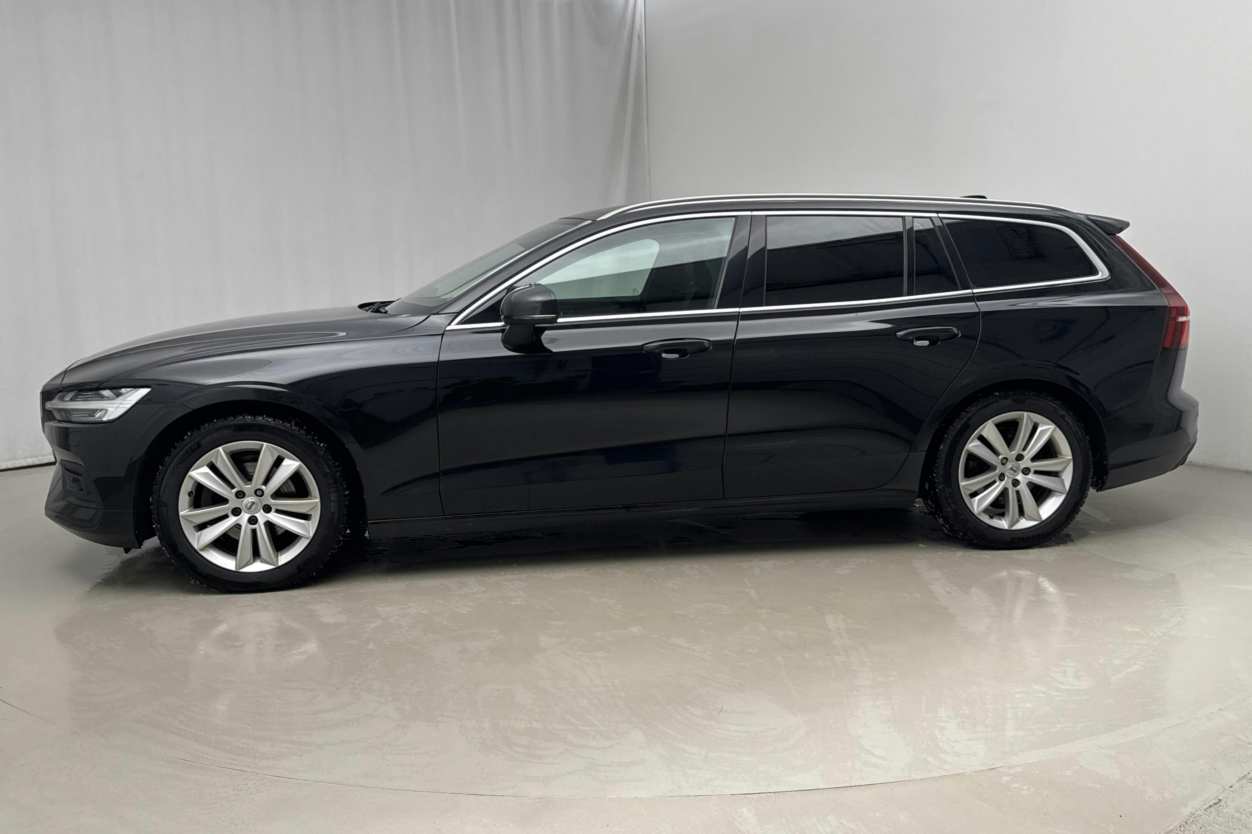 Presentation photo 2 of 14: Volvo V60 D4 AWD (190hk) - 229 290 km - Automatic - black - 2019