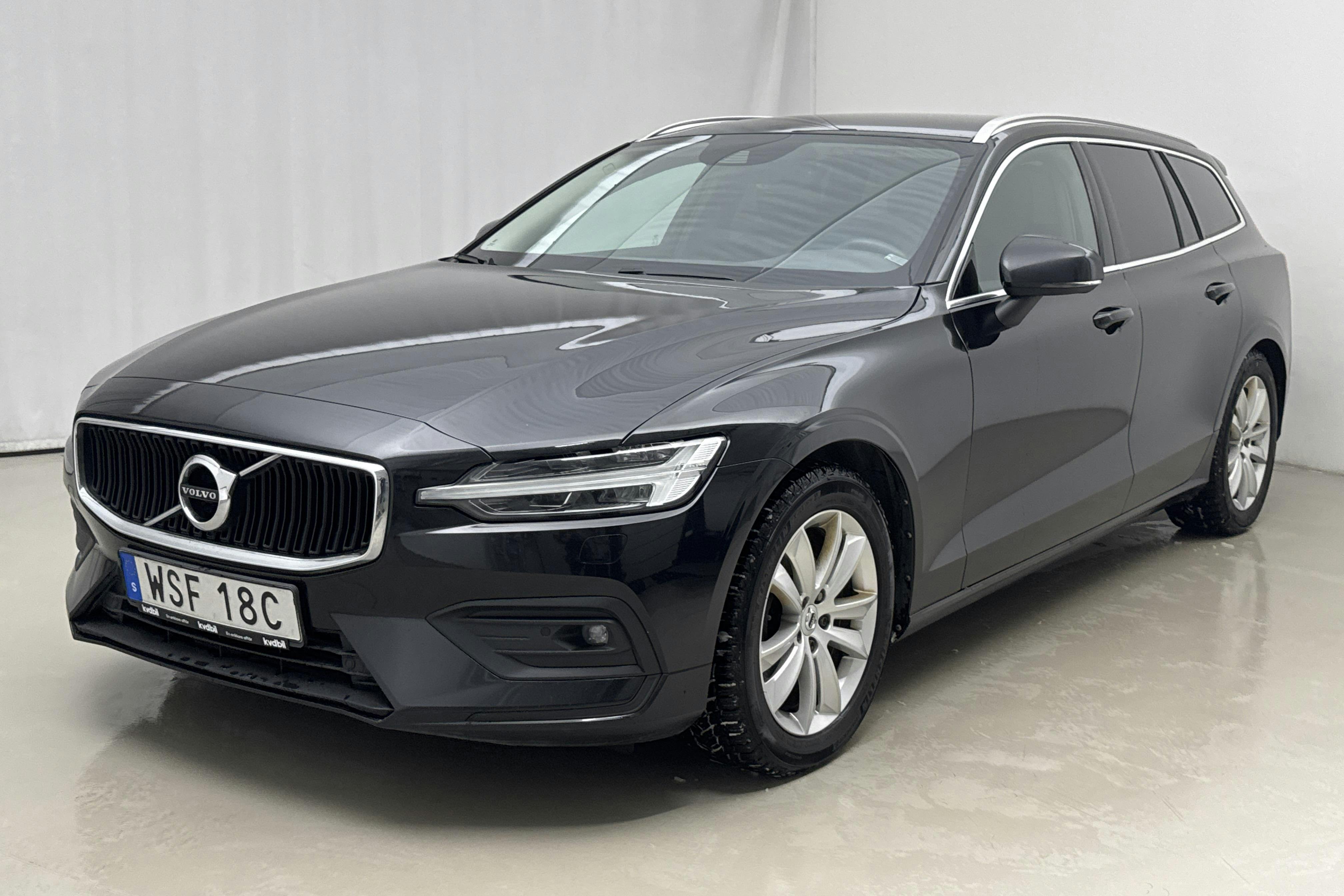 Presentation photo 1 of 14: Volvo V60 D4 AWD (190hk) - 229 290 km - Automatic - black - 2019