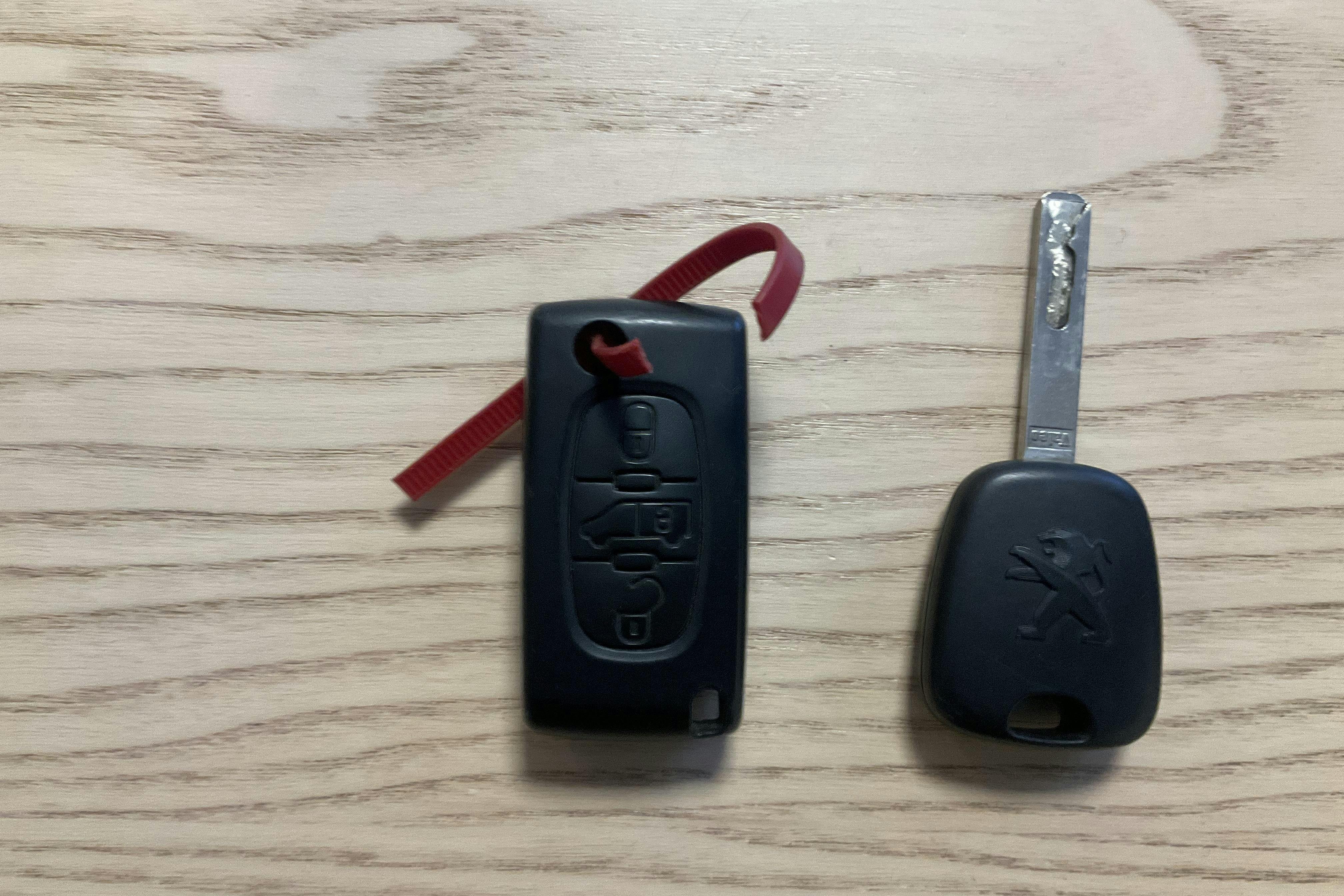 Presentation photo 11 of 11: Peugeot Partner 1.6 HDI Skåp (75hk) - 48 880 km - Manual - Dark Blue - 2012