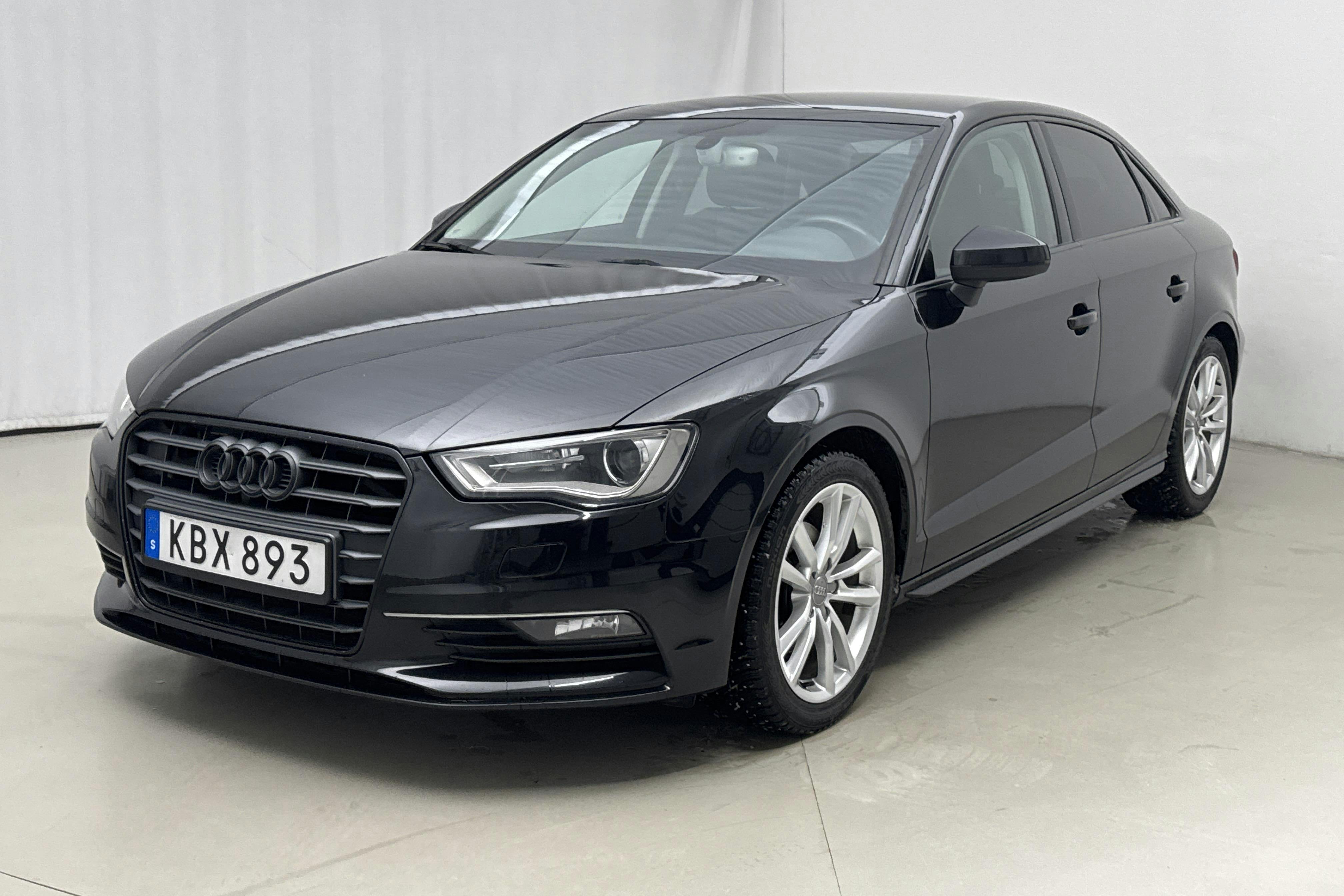 Zdjęcie prezentacyjne 1 z 12: Audi A3 2.0 TDI Sedan (150hk) - 131 390 km - Automatyczna - czarny - 2016