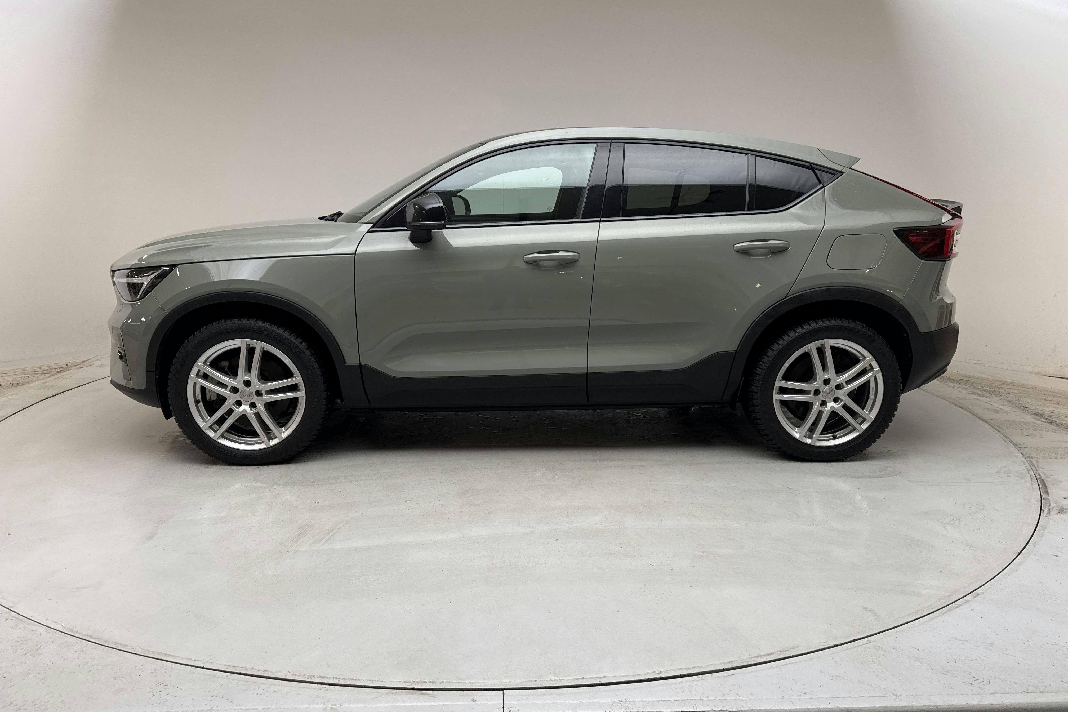 Præsentationsfoto 2 af 20: Volvo C40 Recharge (231hk) - 112 010 kilometer - Salgsautomat - Grøn farve - 2023