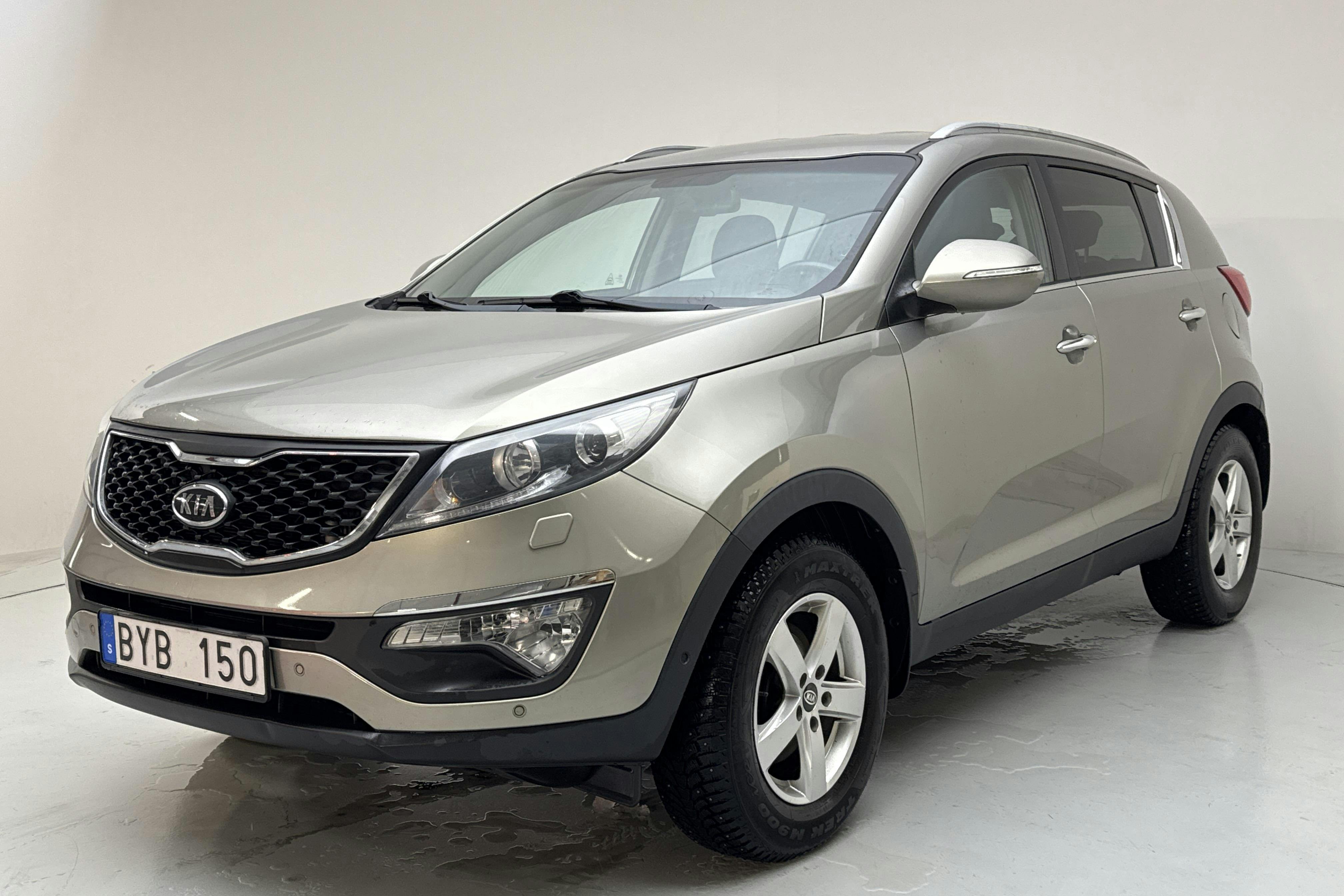 Presentationsfoto 1 av 13: KIA Sportage 1.7 CRDi 2WD (115hk) - 14 226 mil - Manuell - grå - 2013