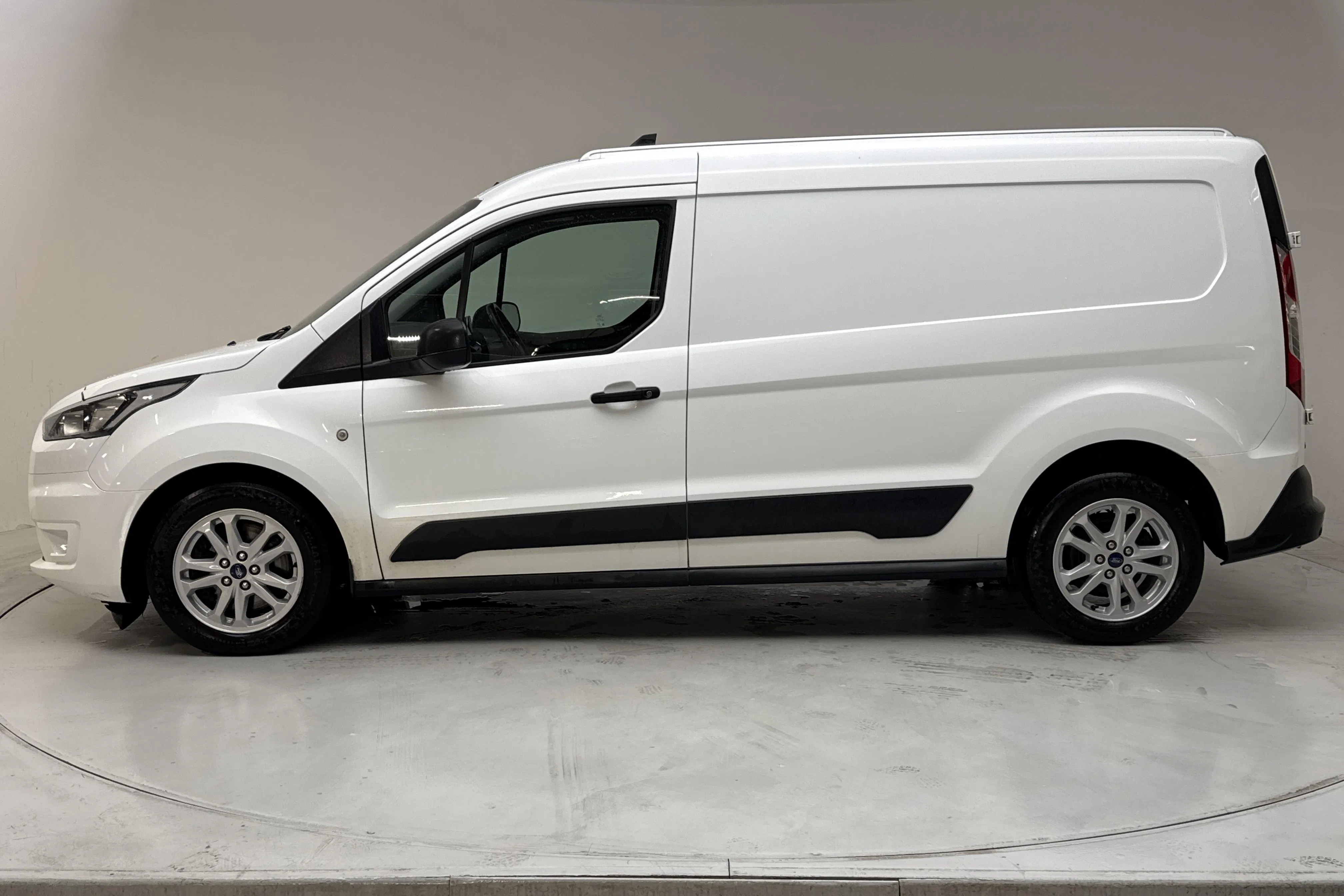 Presentationsfoto 2 av 12: Ford Transit Connect 1.5 EcoBlue (100hk) - 12 471 mil - Automat - vit - 2021