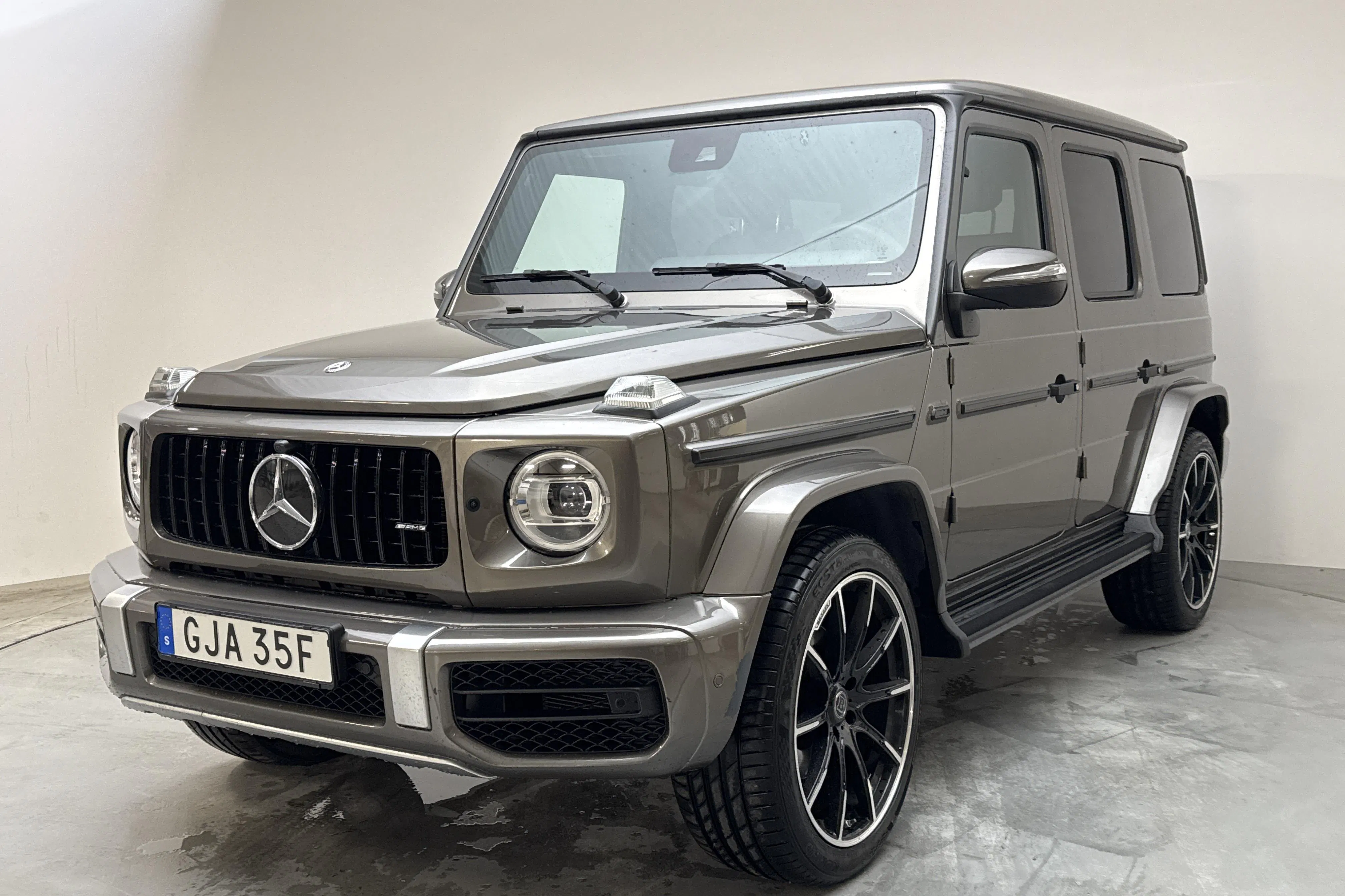 Presentation photo 1 of 19: Mercedes G 500 W463 (422hk) - 125 100 km - Automatic - Dark Grey - 2019
