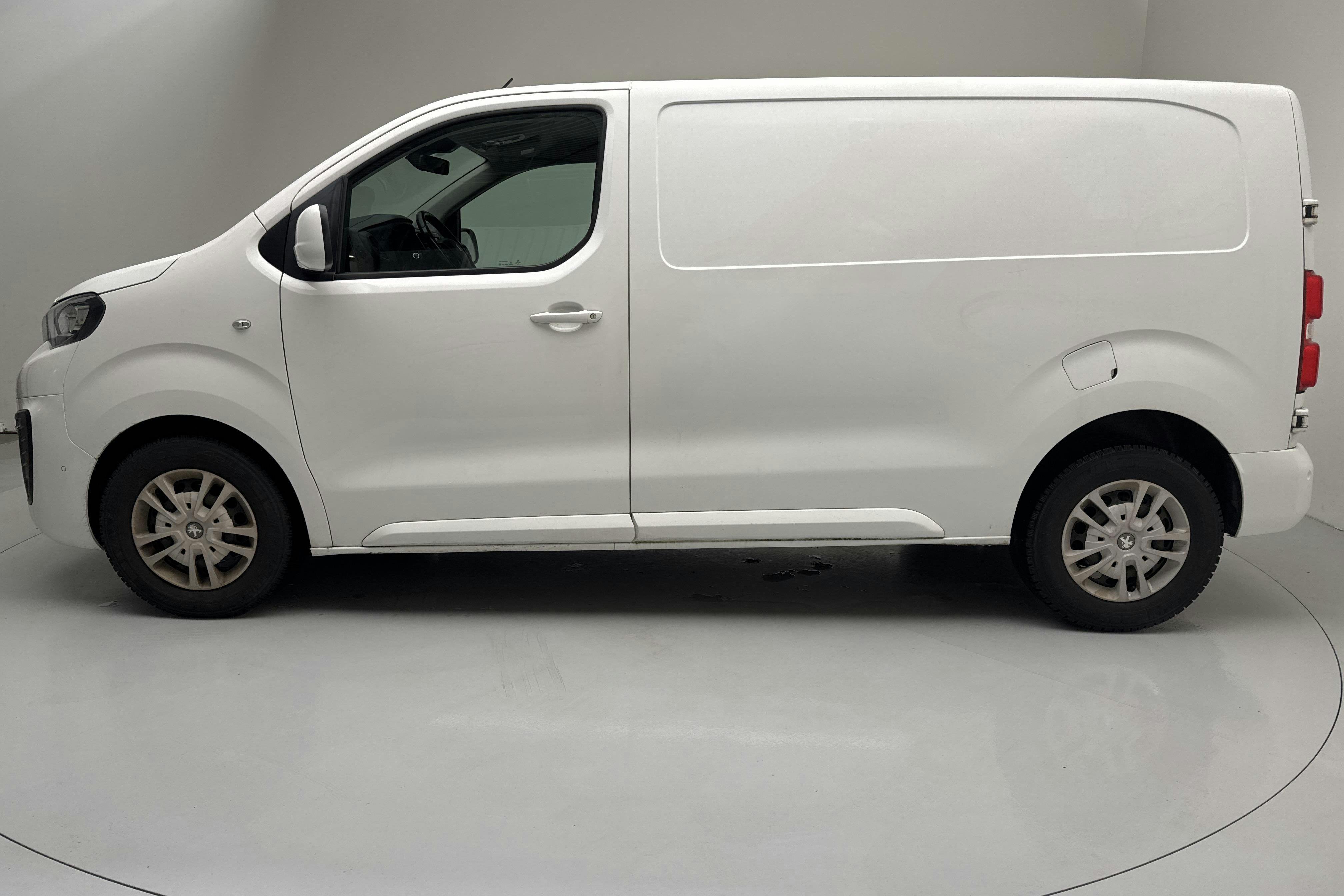 Presentation photo 2 of 14: Peugeot Expert BlueHDi Skåp (122hk) - 114 380 km - Manual - white - 2019