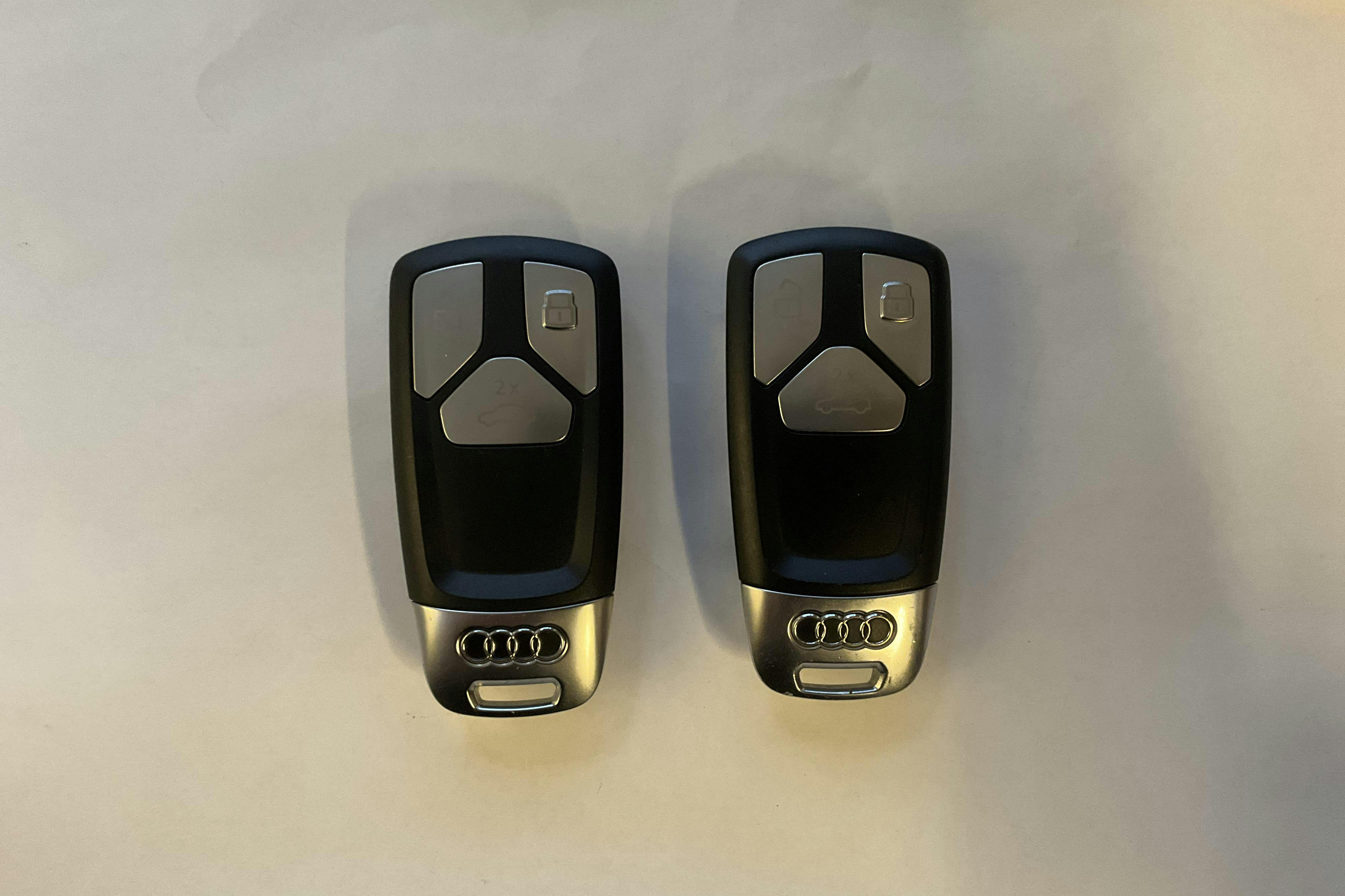 Presentation photo 15 of 15: Audi Q5 55 TFSI e quattro (367hk) - 73 270 km - Automatic - white - 2023