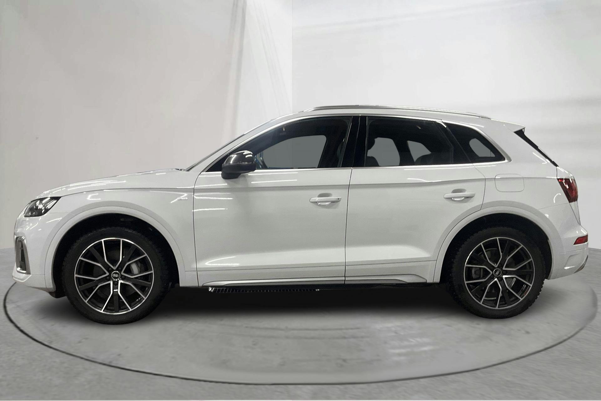 Presentation photo 2 of 15: Audi Q5 55 TFSI e quattro (367hk) - 73 270 km - Automatic - white - 2023