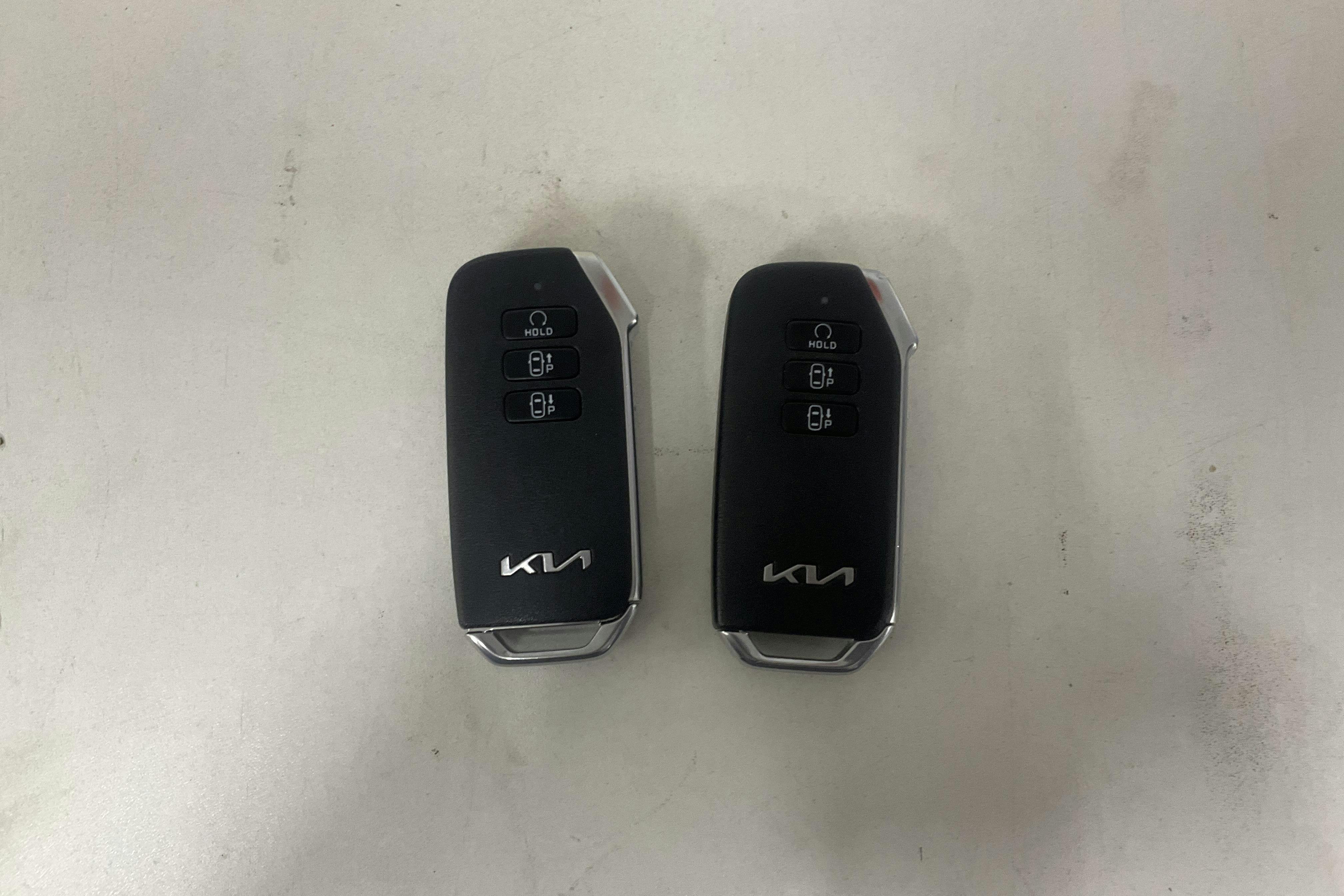 Præsentationsfoto 18 af 18: KIA EV6 AWD (325hk) - 32 310 kilometer - Salgsautomat - Blå farve - 2023