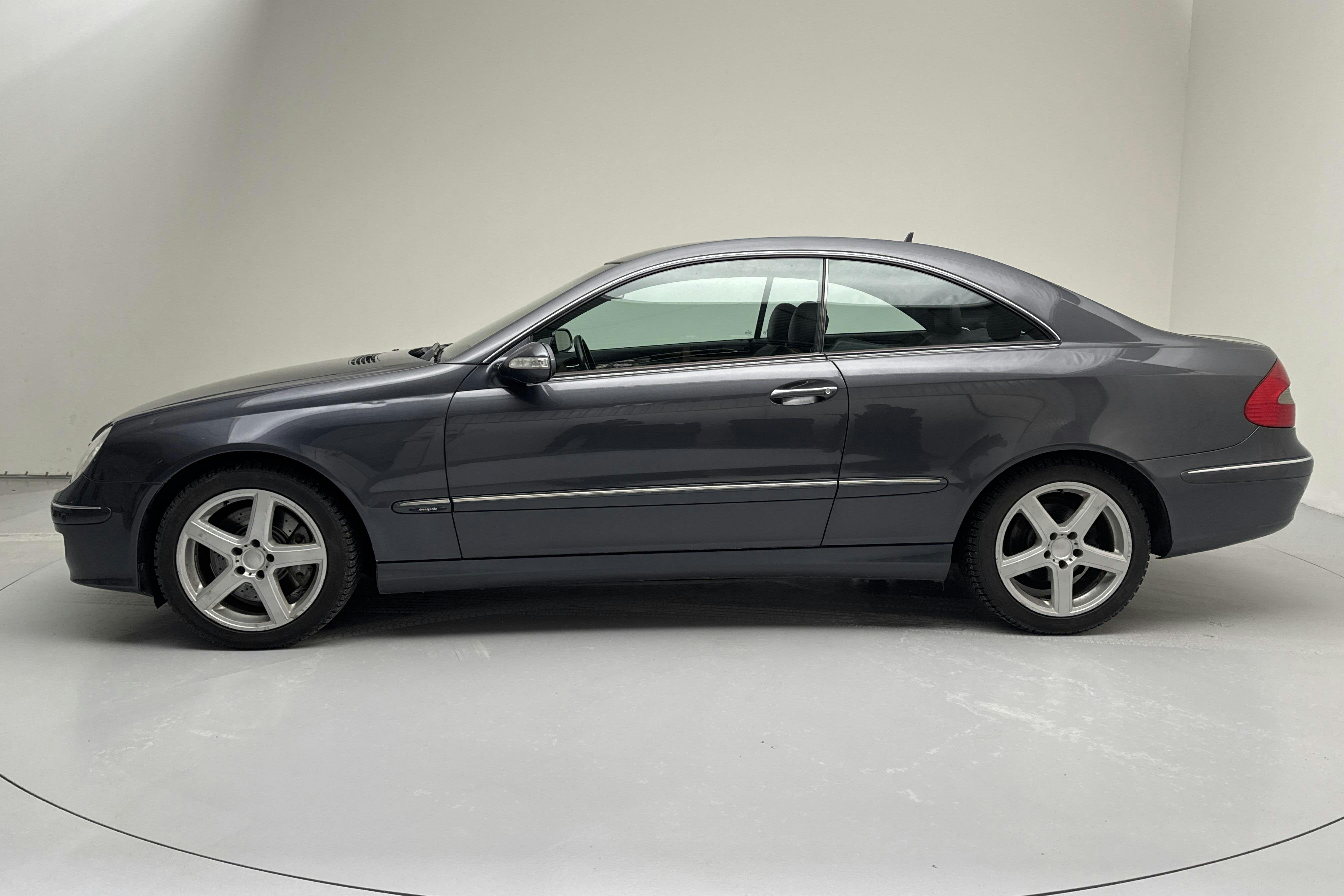 Presentationsfoto 2 av 13: Mercedes CLK 200 Kompressor C209 (183hk) - 25 036 mil - Automat - Dark Grey - 2008