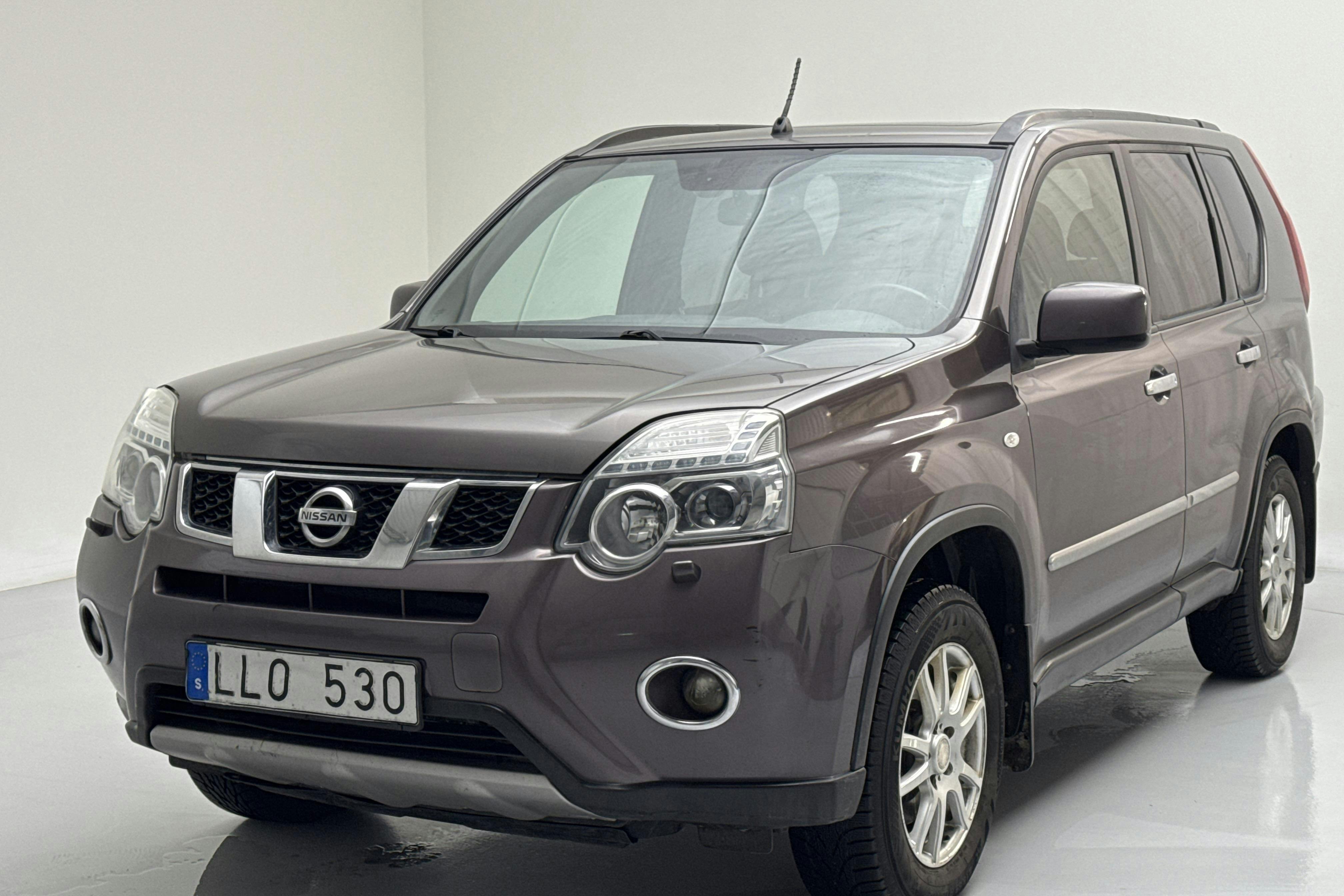 Presentation photo 1 of 13: Nissan X-trail 2.0 dCi (150hk) - 352 520 km - Manual - 2012