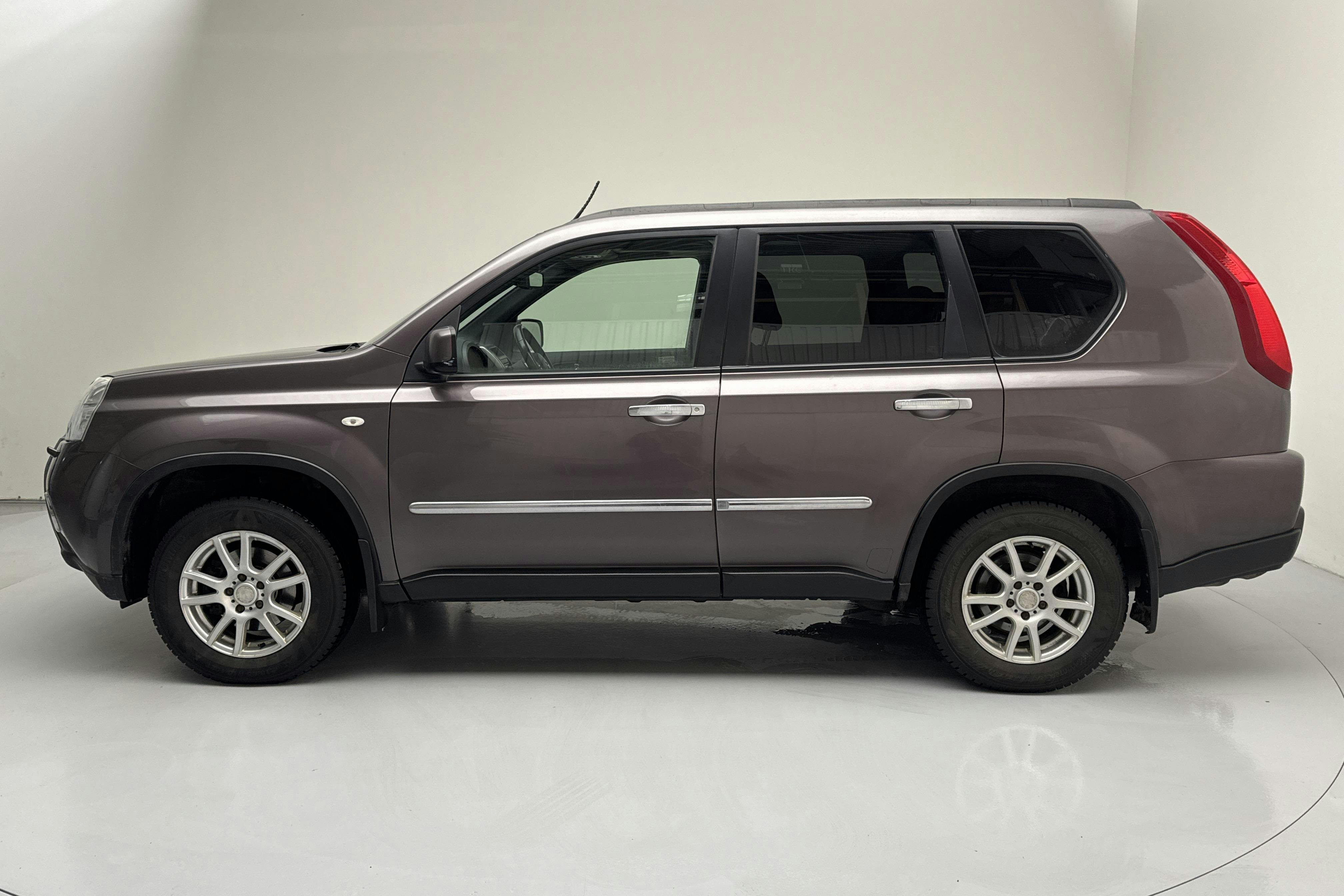 Presentation photo 2 of 13: Nissan X-trail 2.0 dCi (150hk) - 352 520 km - Manual - 2012