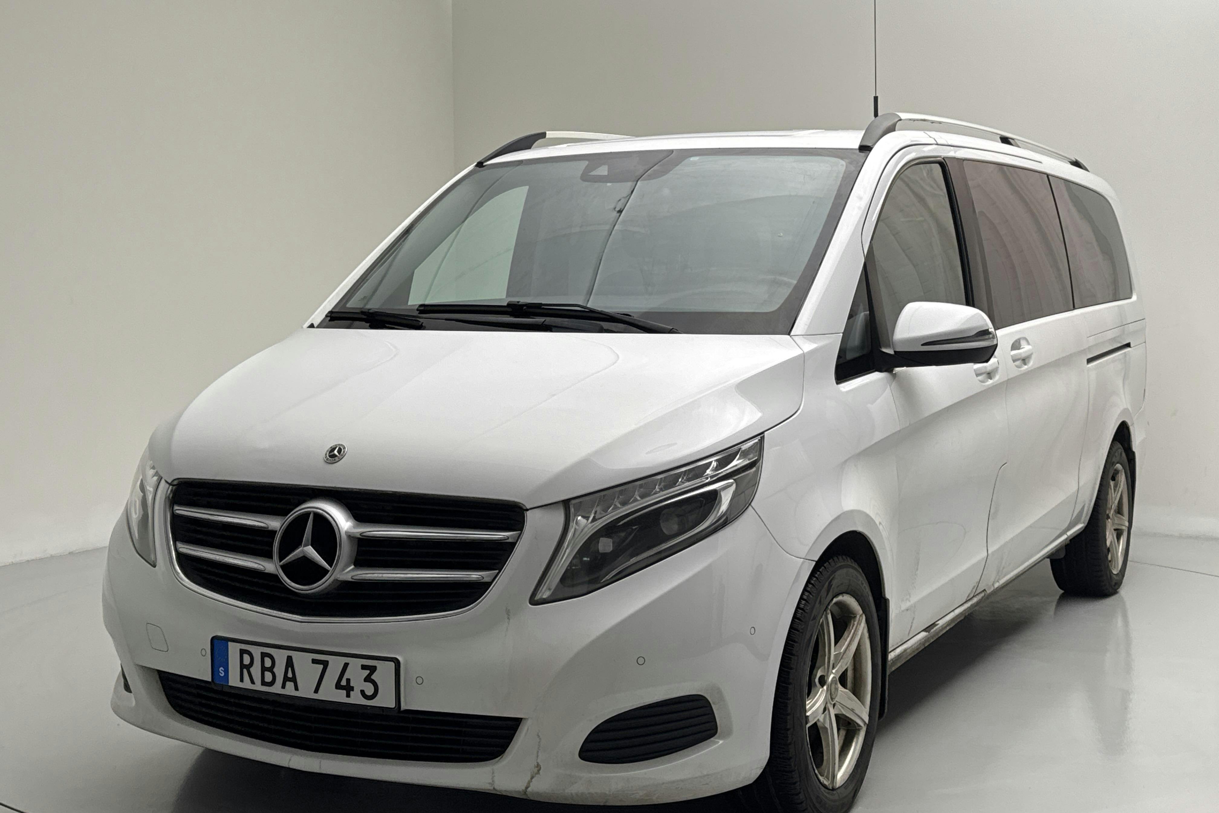 Presentationsfoto 1 av 14: Mercedes V 220 d W447 (163hk) - 66 374 mil - Automat - vit - 2018