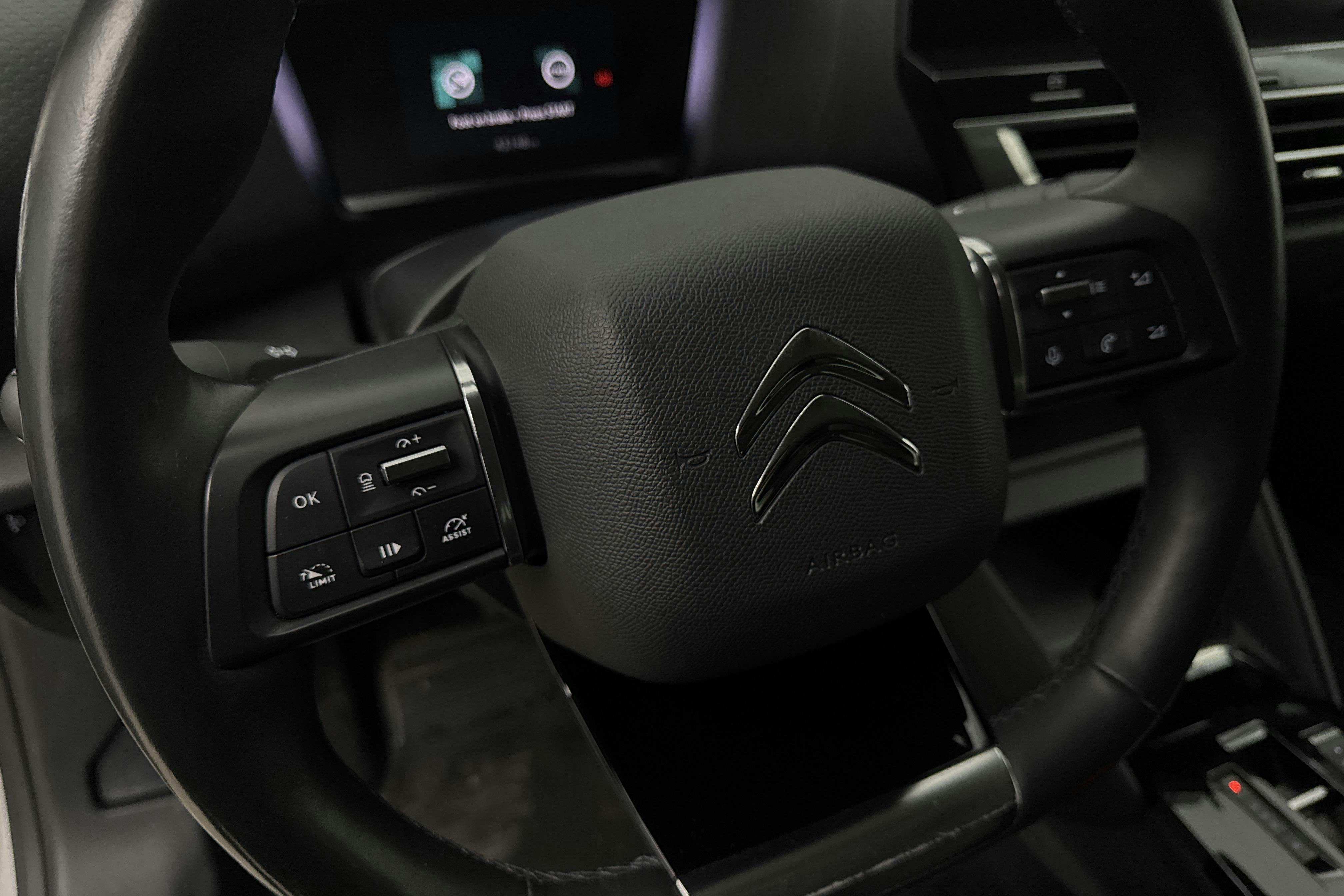 Presentation photo 20 of 20: Citroën e-C4 50kWh (136hk) - 43 150 km - Automatic - white - 2022