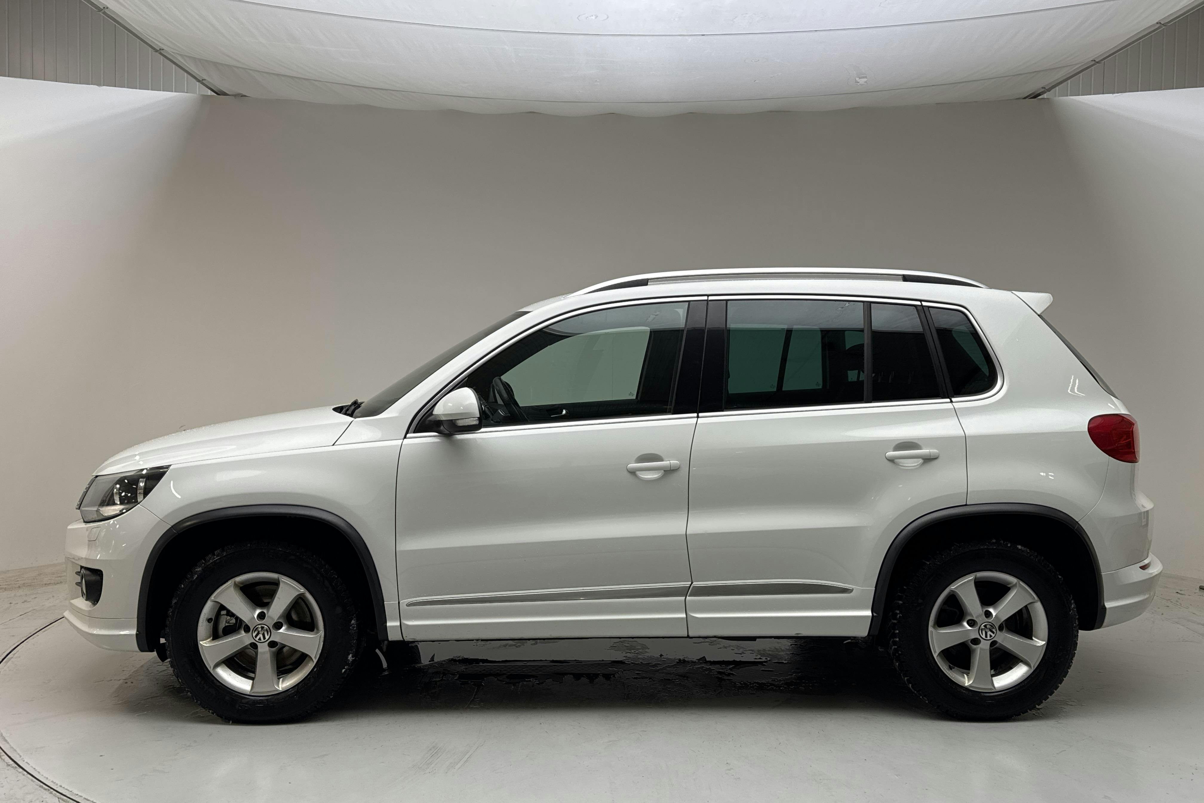 Presentation photo 2 of 15: VW Tiguan 1.4 TSI 4MOTION (160hk) - 147 290 km - Manual - white - 2015