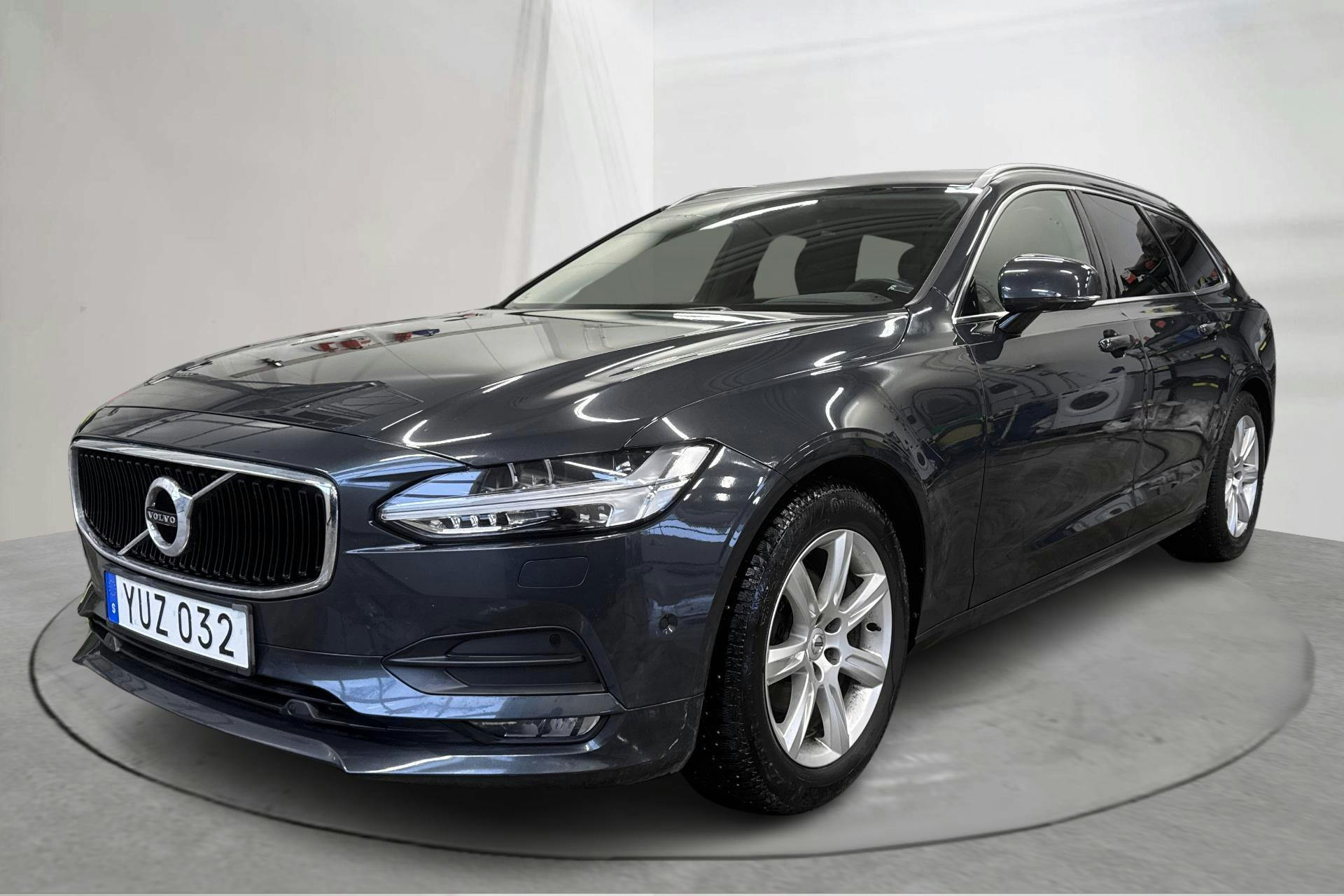 Presentationsfoto 1 av 17: Volvo V90 D4 (190hk) - 11 540 mil - Automat - grå - 2019