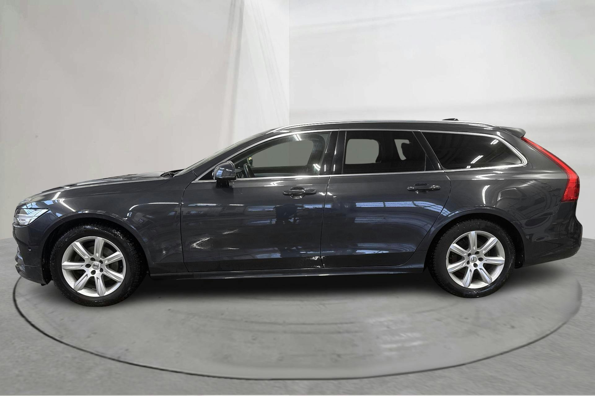 Presentationsfoto 2 av 17: Volvo V90 D4 (190hk) - 11 540 mil - Automat - grå - 2019