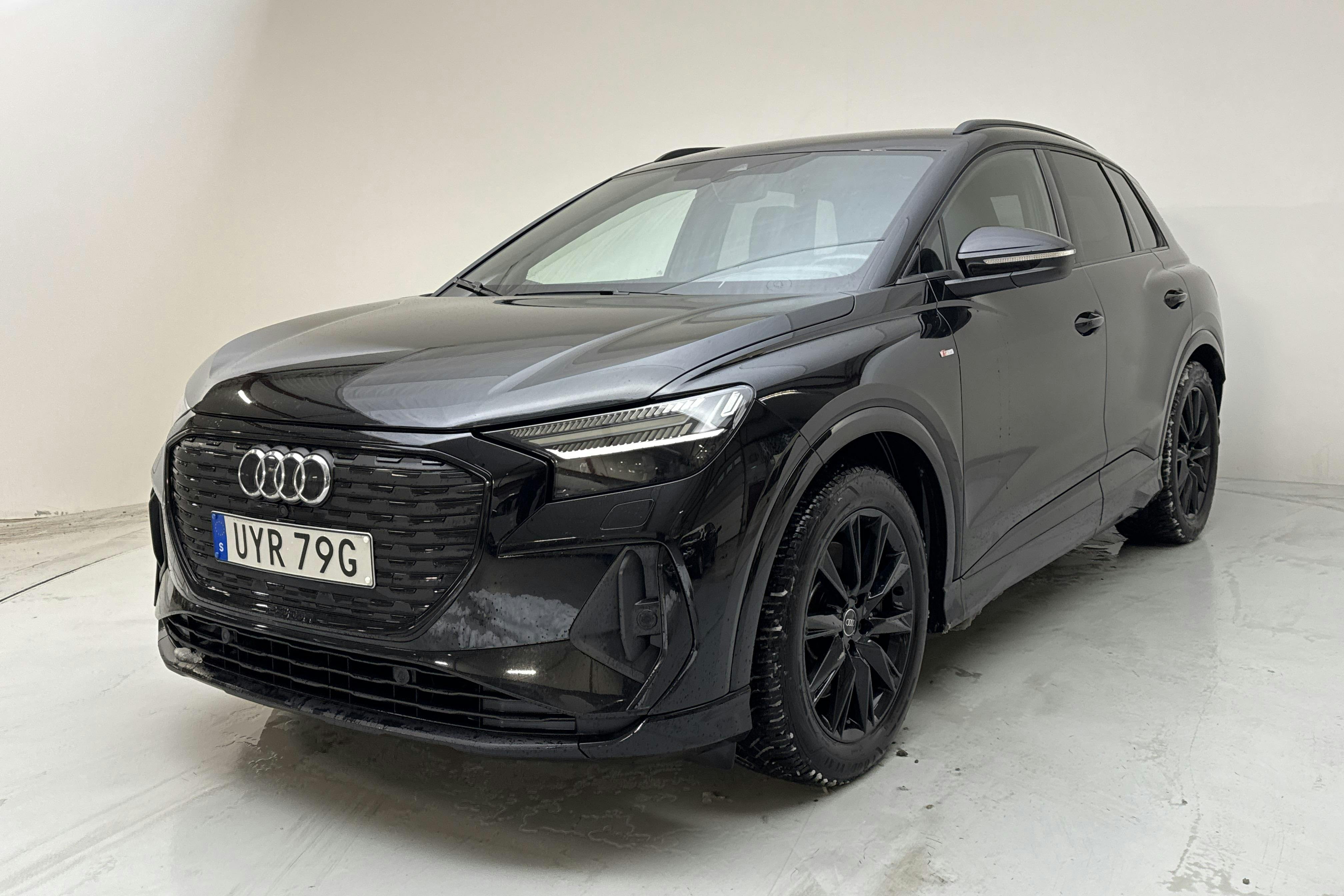 Presentation photo 1 of 17: Audi Q4 40 e-tron 77kWh (204hk) - 111 900 km - Automatic - black - 2022