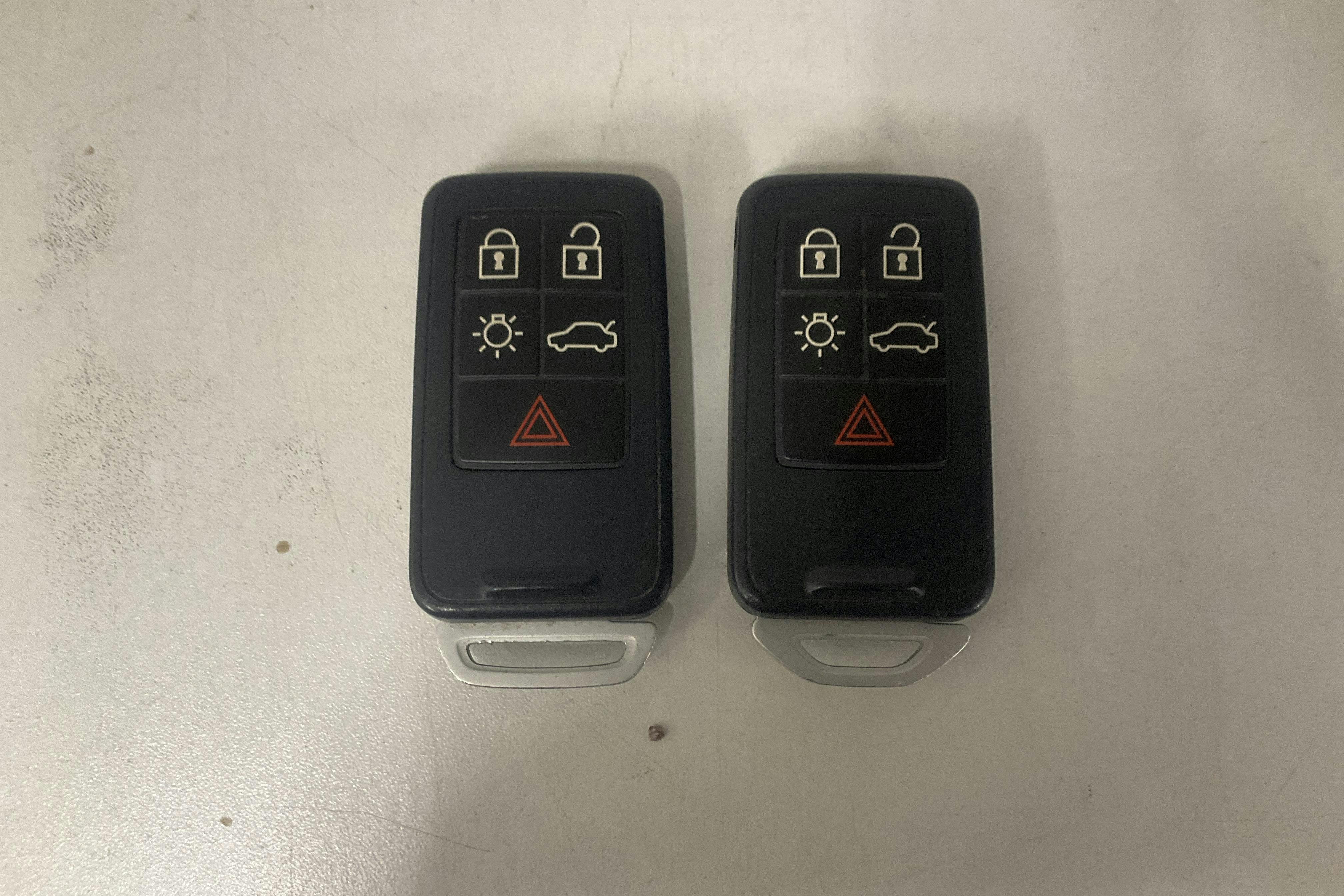 Presentationsfoto 13 av 13: Volvo V40 Cross Country T3 (152hk) - 18 524 mil - Manuell - Dark Blue - 2017