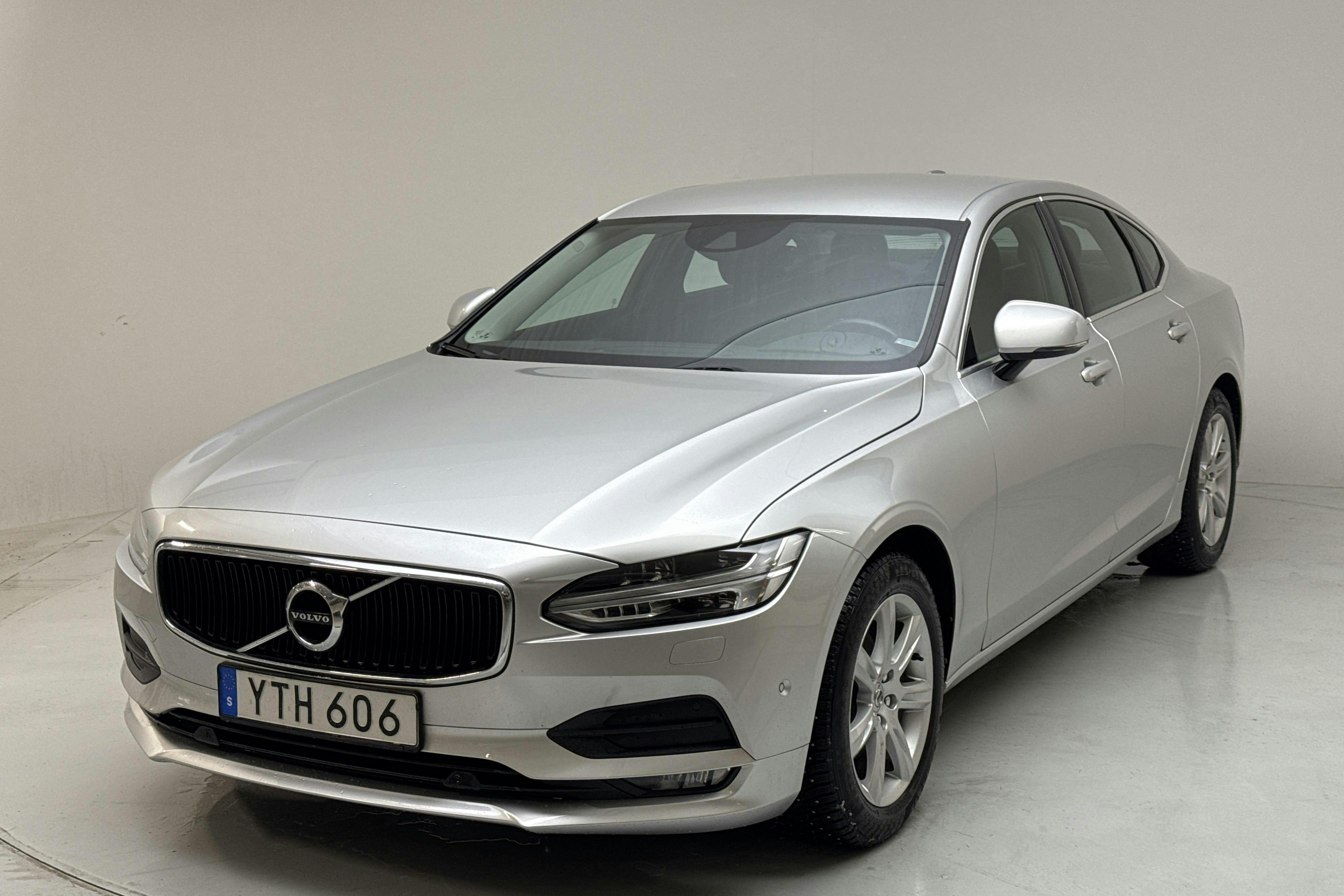 Präsentationsfoto 1 von 16: Volvo S90 D4 AWD (190hk) - 168 750 Kilometer - Verkaufsautomat - Silber - 2018