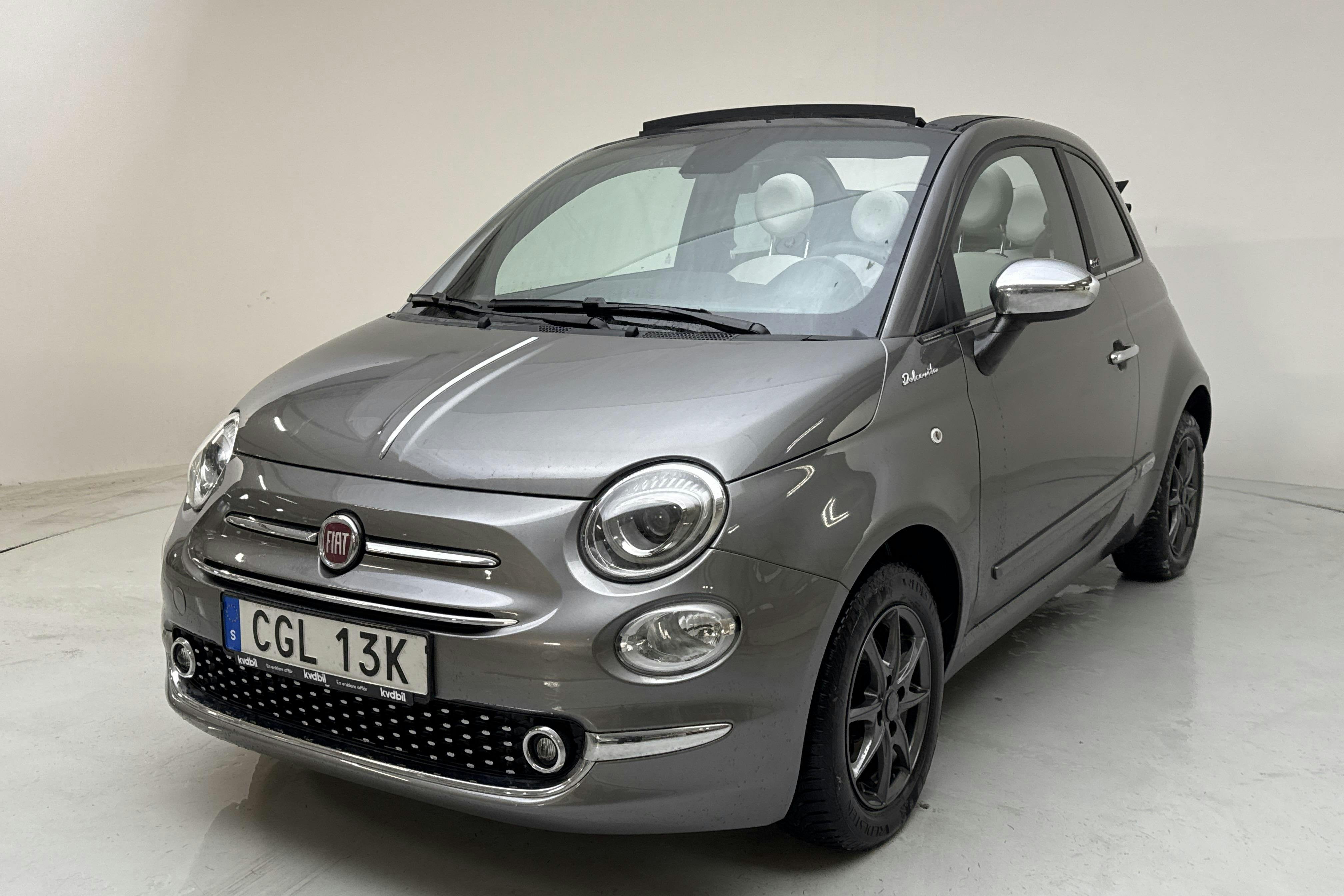 Presentationsfoto 1 av 16: Fiat 500 Hybrid Cab (70hk) - 6 191 mil - Manuell - grå - 2022