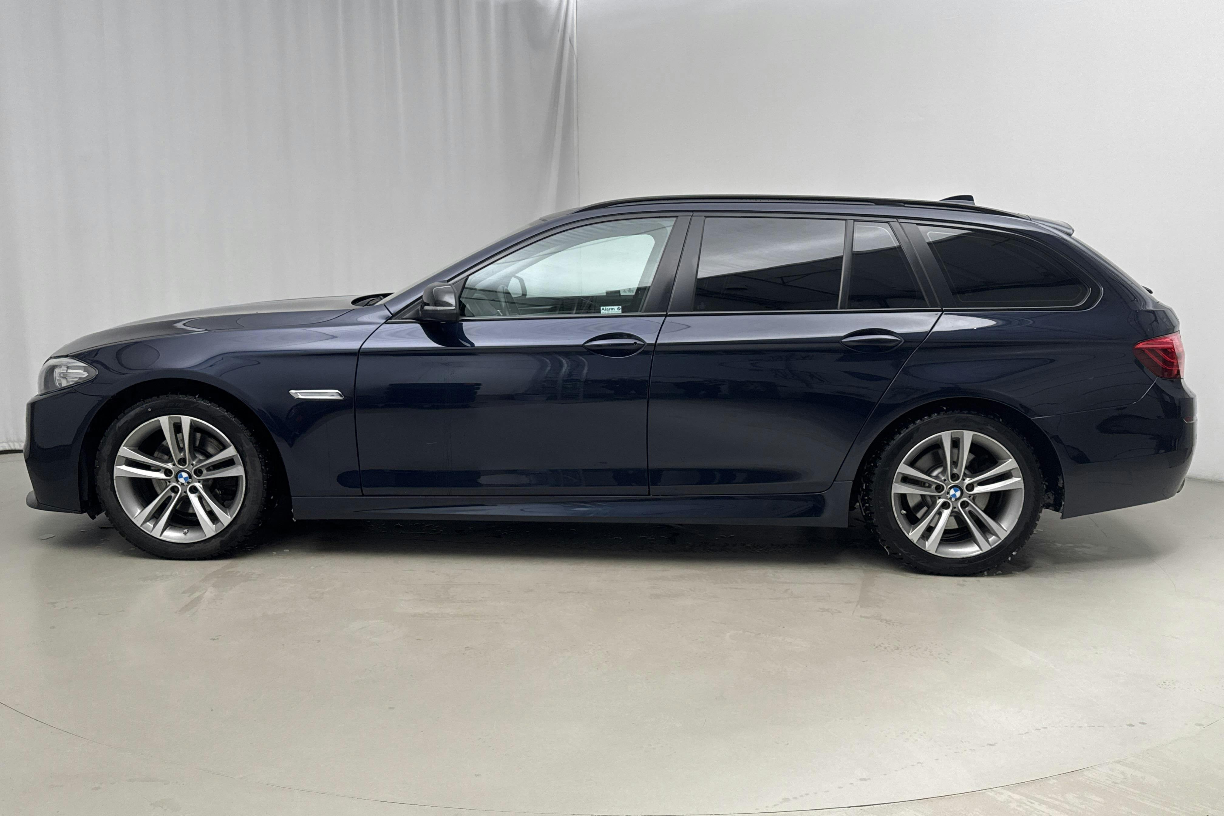 Esitlusfoto 2 aadressil 12: BMW 520d Touring, F11 (184hk) - 224 920 km - Käsitsi - sinine - 2014
