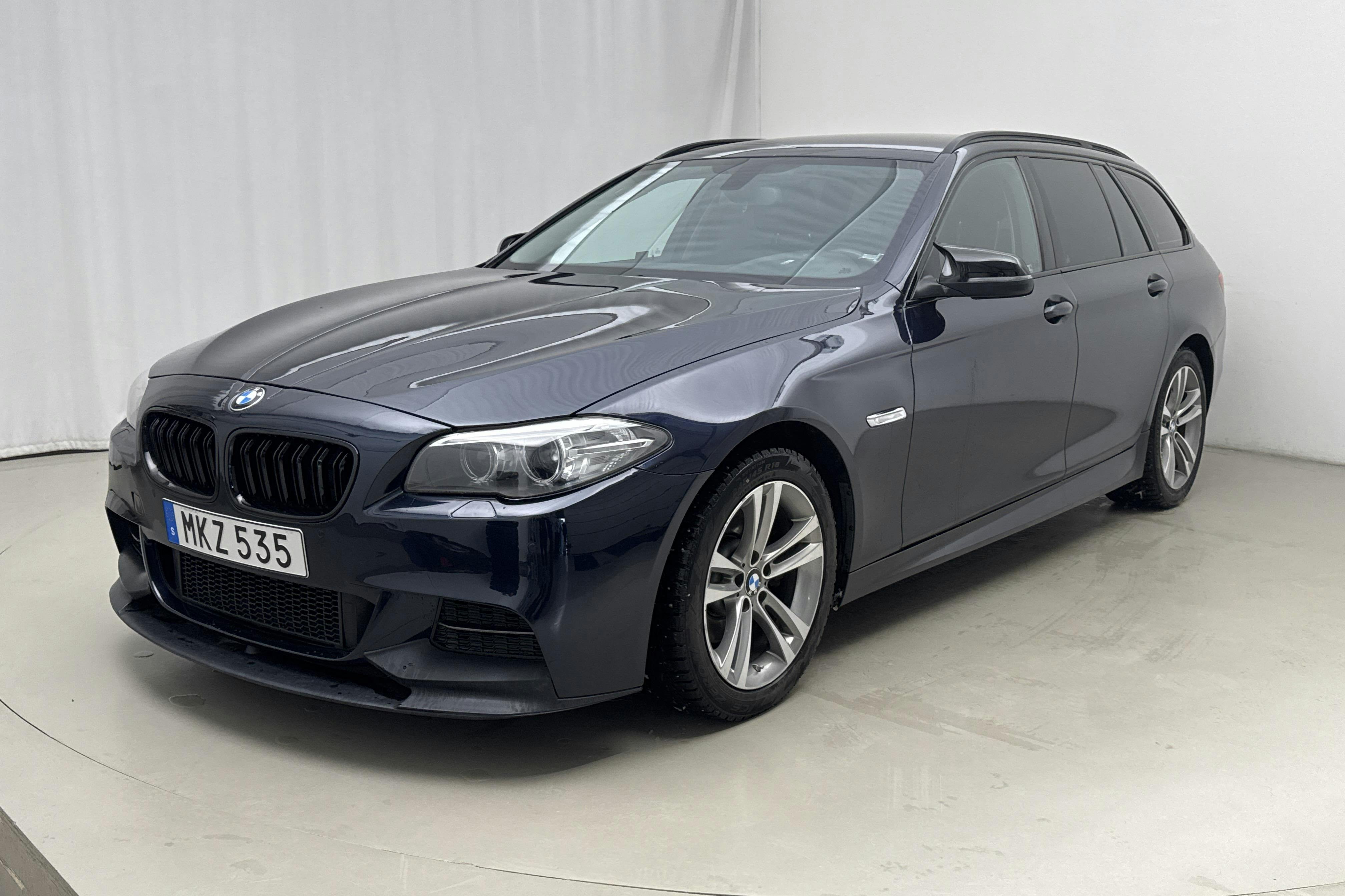 Esitlusfoto 1 aadressil 12: BMW 520d Touring, F11 (184hk) - 224 920 km - Käsitsi - sinine - 2014