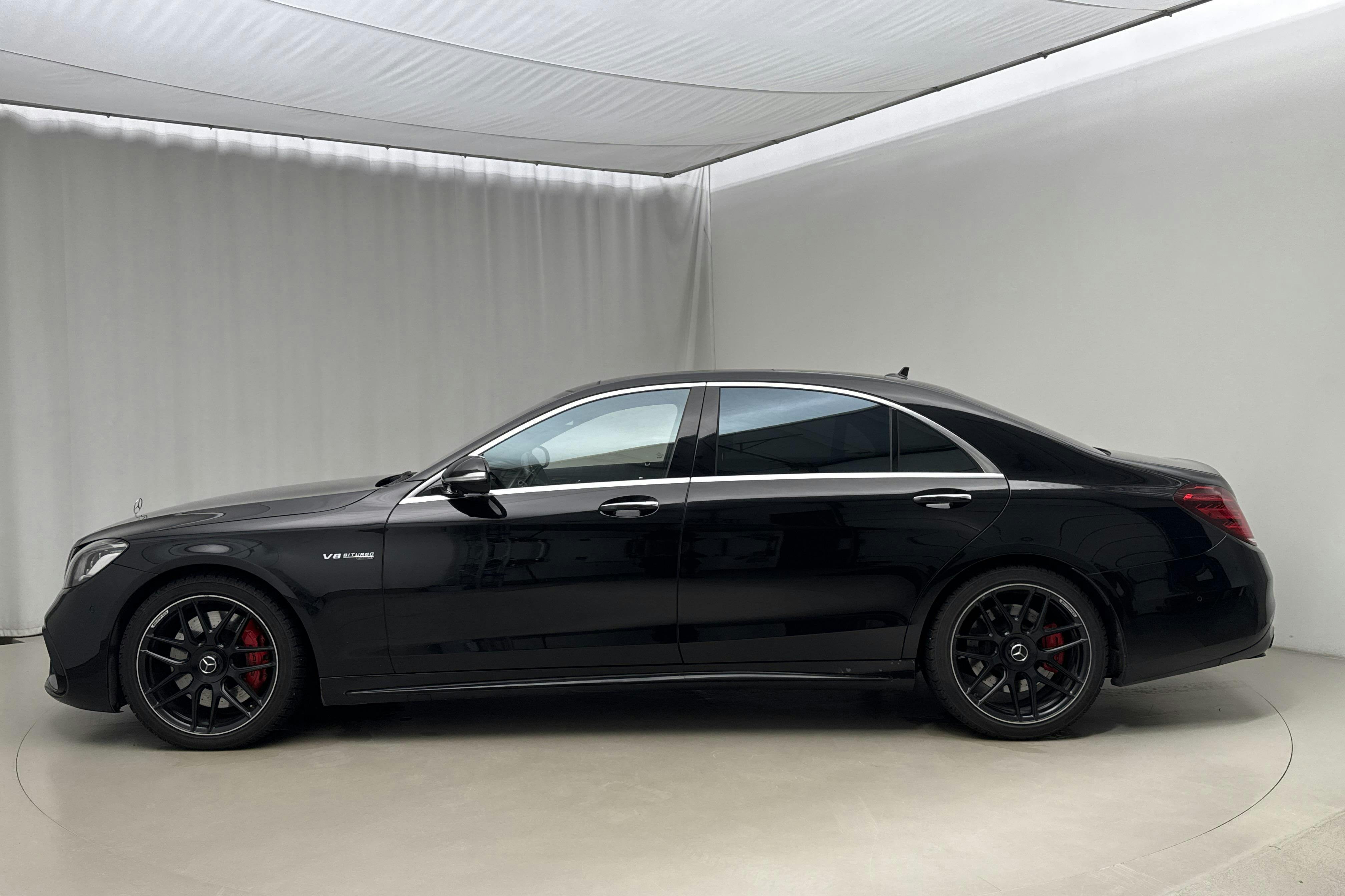 Præsentationsfoto 2 af 32: Mercedes S 63 AMG 4MATIC W222 (612hk) - 131 350 kilometer - Salgsautomat - Sort - 2020