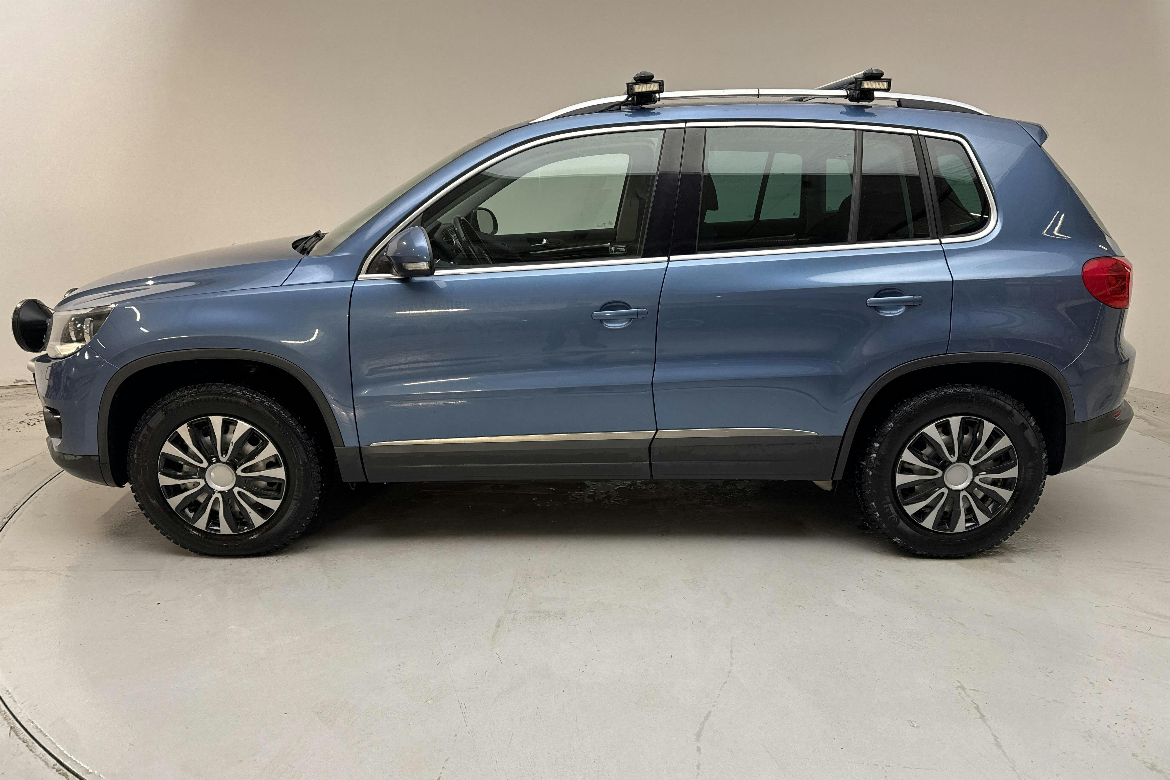 Presentation photo 2 of 13: VW Tiguan 2.0 TDI 4MOTION BlueMotion Technology (140hk) - 152 760 km - Automatic - Light Blue - 2012