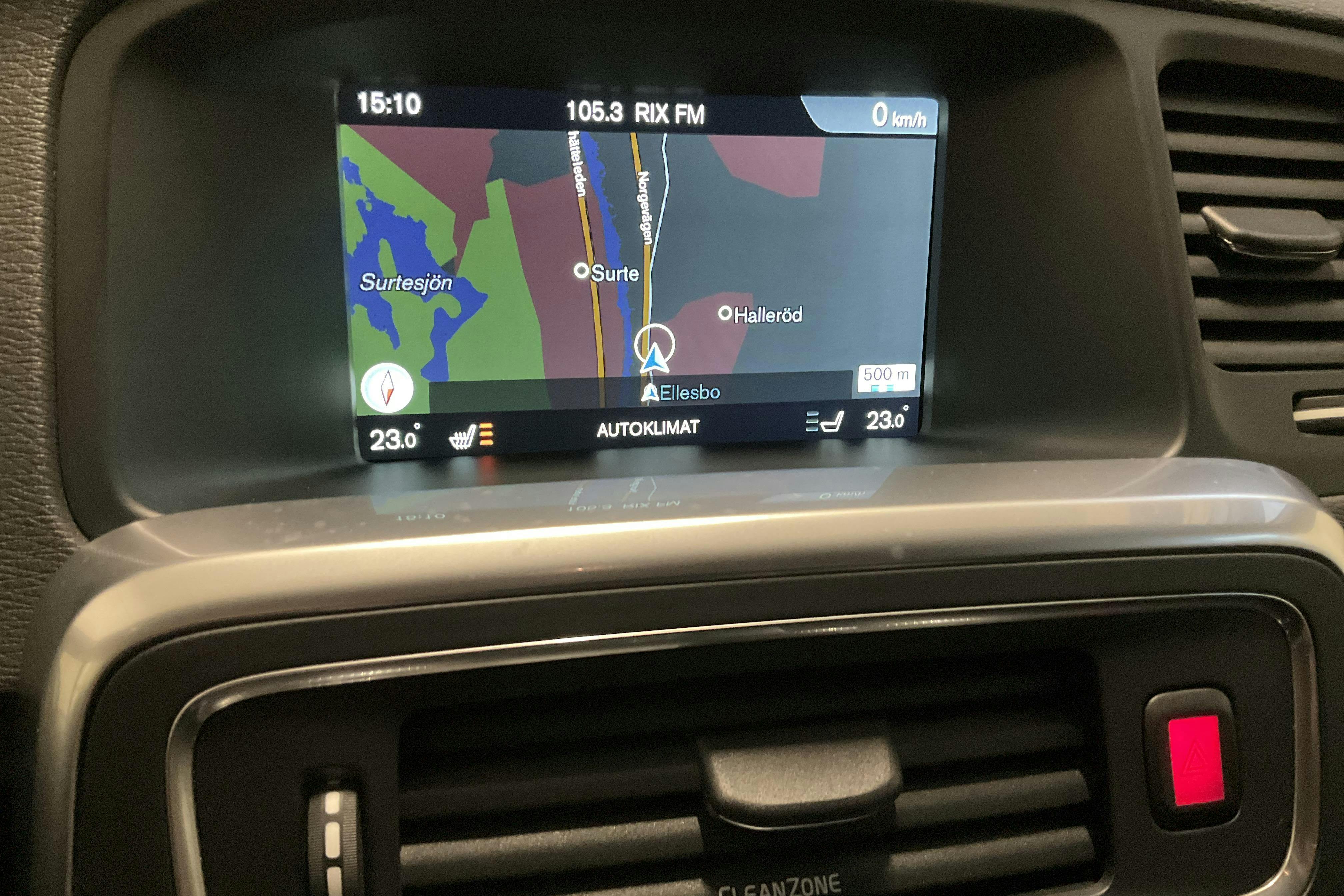 Zdjęcie prezentacyjne 12 z 12: Volvo V60 D4 Cross Country AWD (190hk) - 124 800 km - Automatyczna - biały - 2017